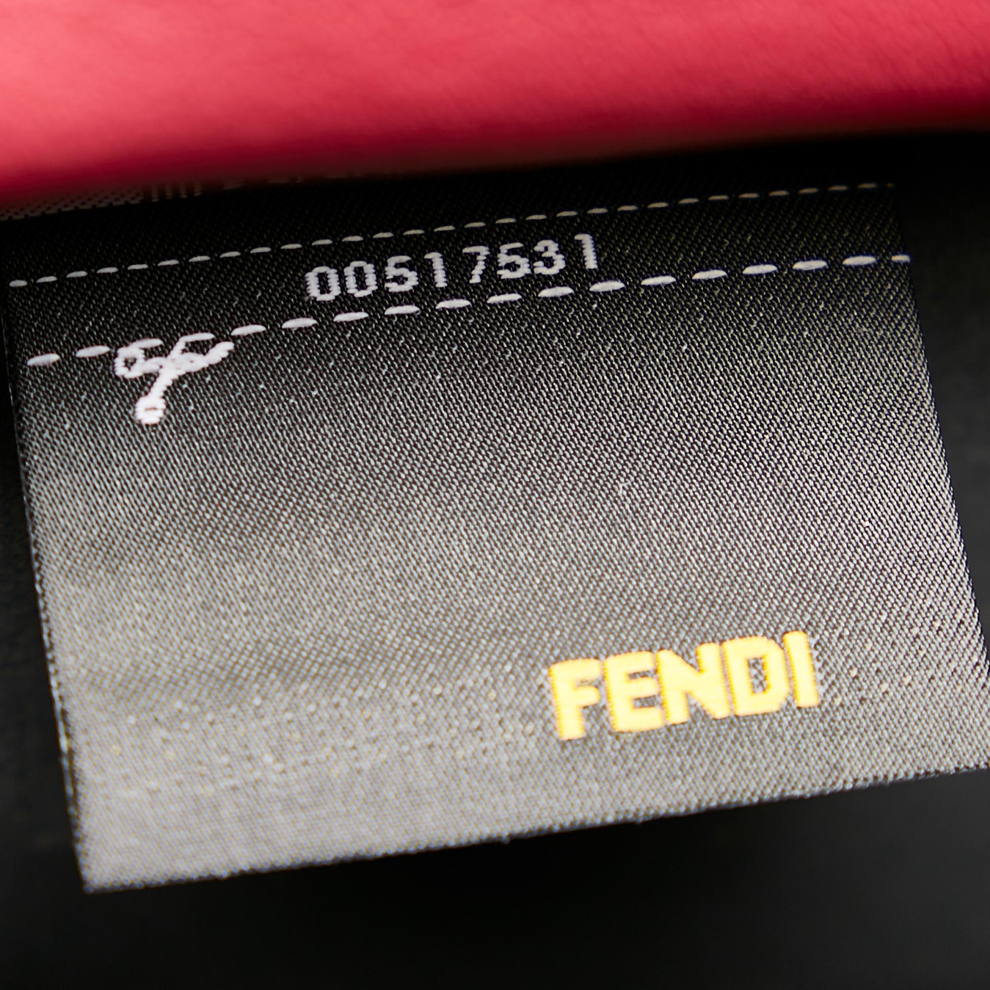 Fendi Leather Shoulder Bag (SHG-24400)