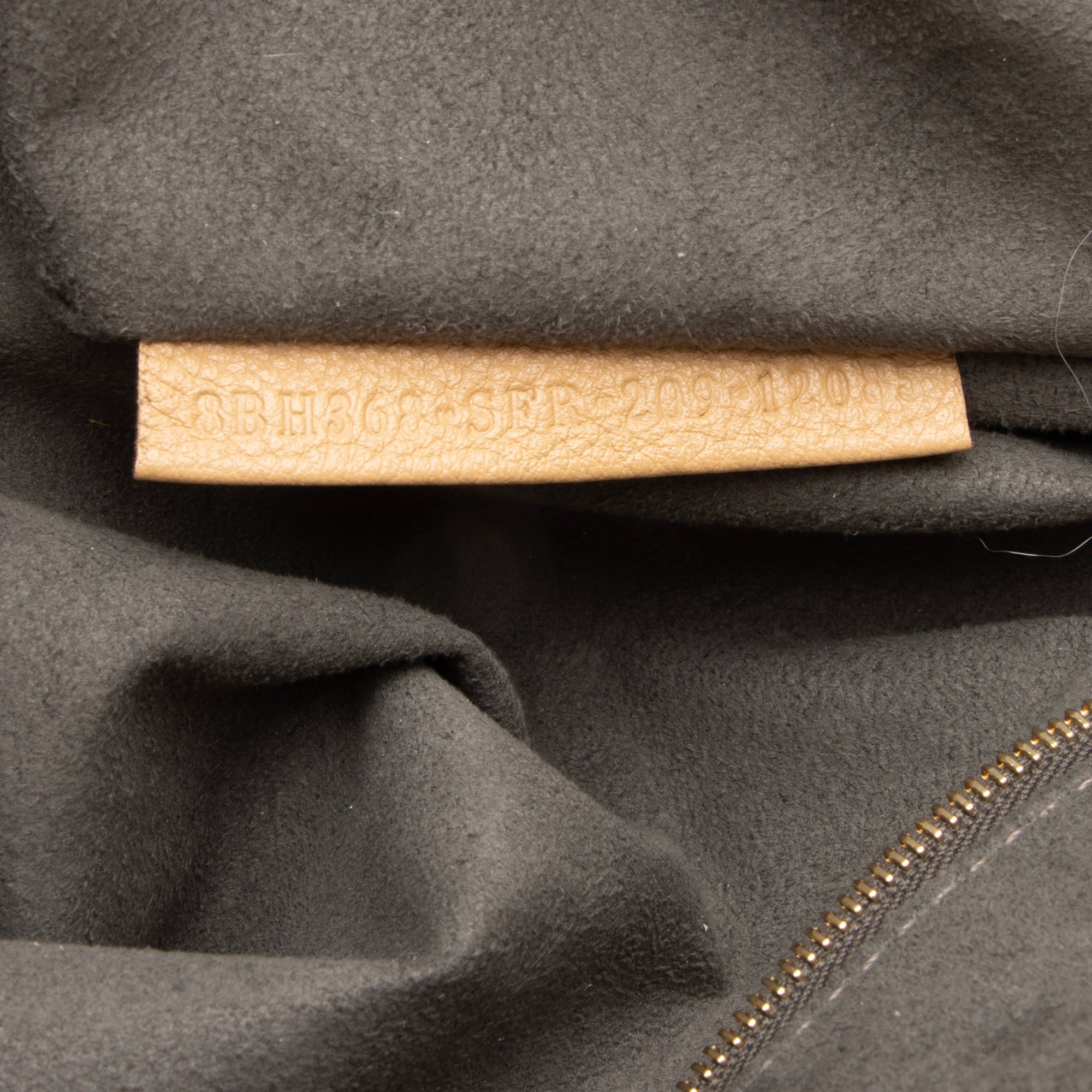 Fendi Calfskin Romano Selleria FF Handle Medium Tote (SHF-23375)