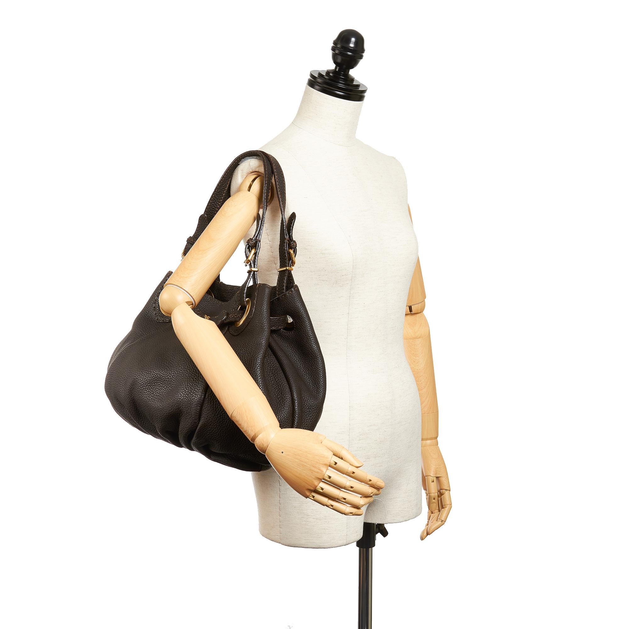 Fendi Selleria Pomodorino Leather Tote Bag (SHG-27133)