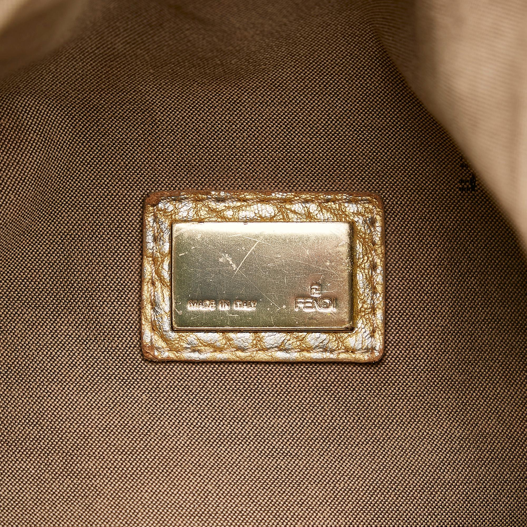 Fendi Spy Leather Handbag (SHG-28117)