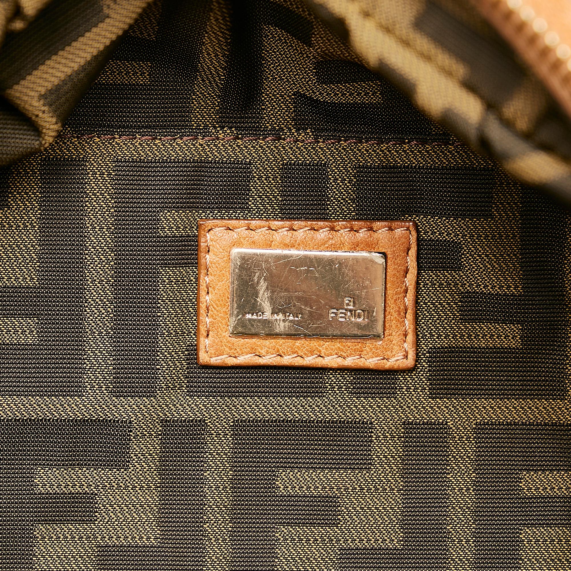 Fendi Spy Leather Handbag (SHG-32198)