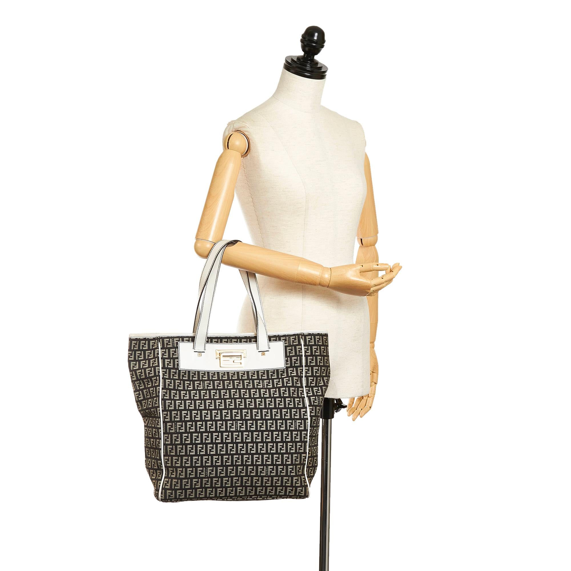 Fendi Zucchino Canvas Tote Bag (SHG-33487)