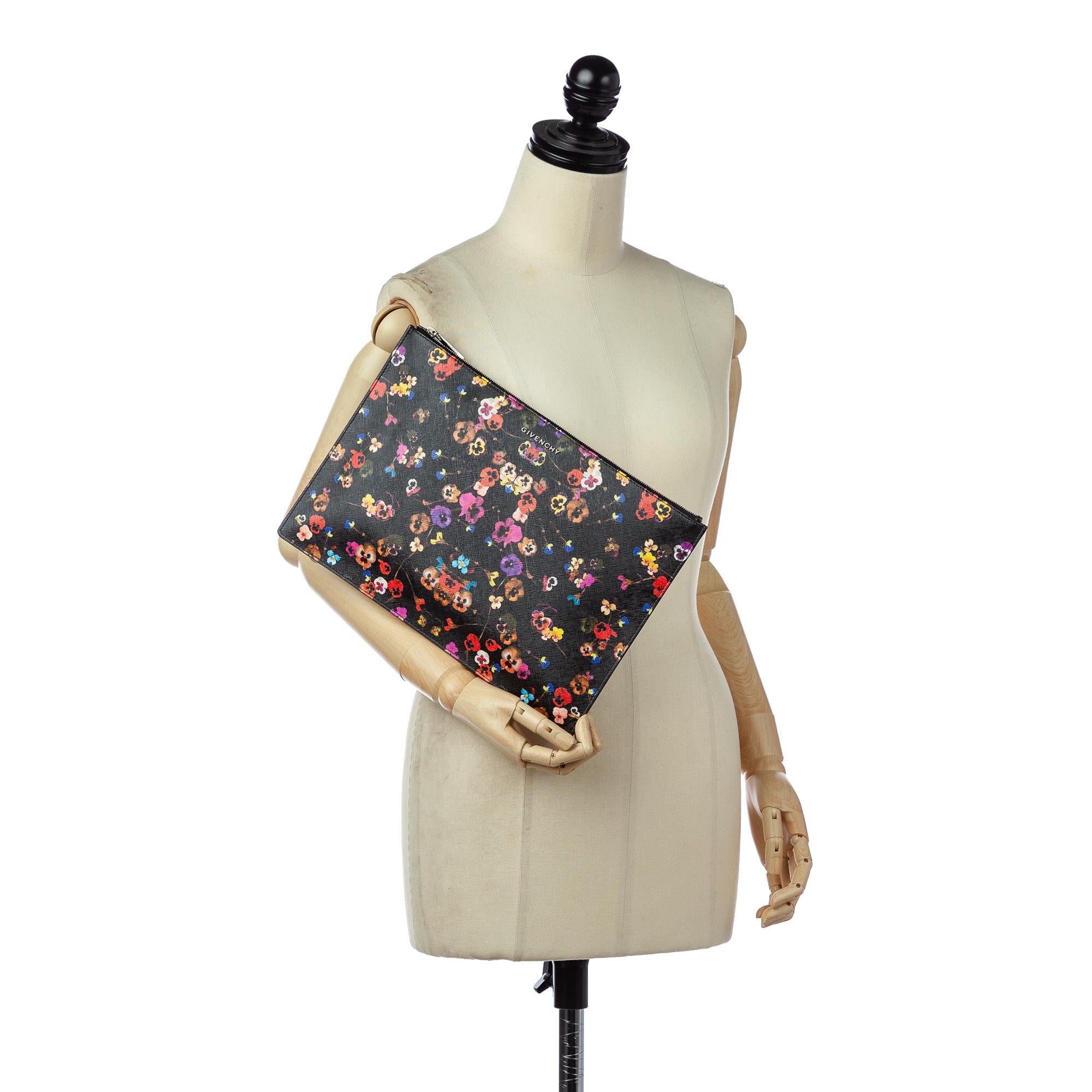 Givenchy Printed Leather Clutch Bag (SHG-24796)