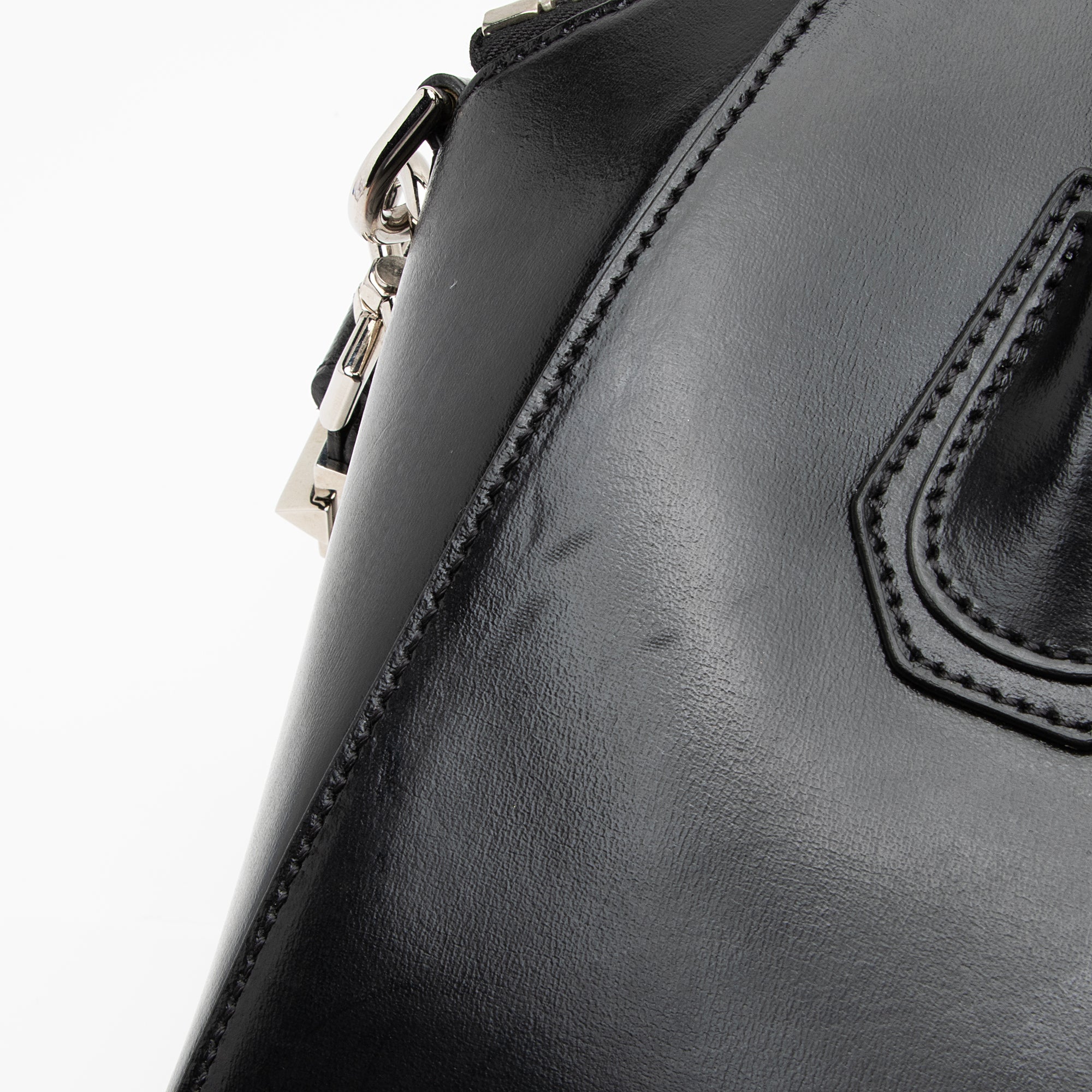 Givenchy Smooth Calfskin Antigona Small Satchel (SHF-23204)