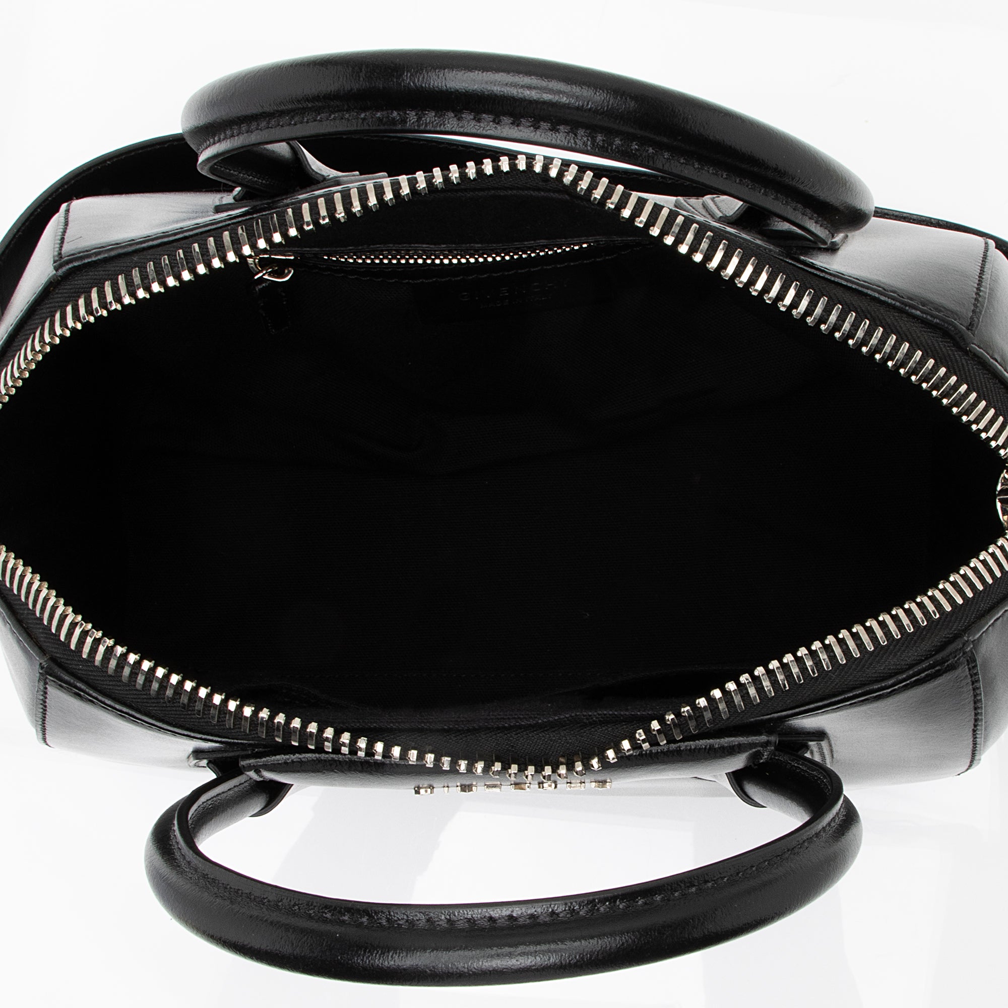 Givenchy Smooth Calfskin Antigona Small Satchel (SHF-23204)