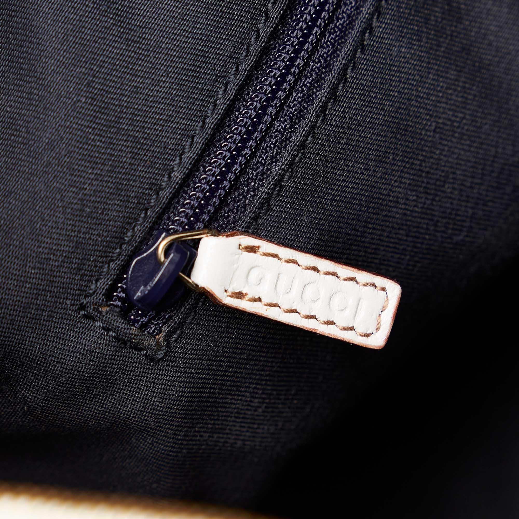 Gucci Abbey Leather Boston Bag (SHG-21500)