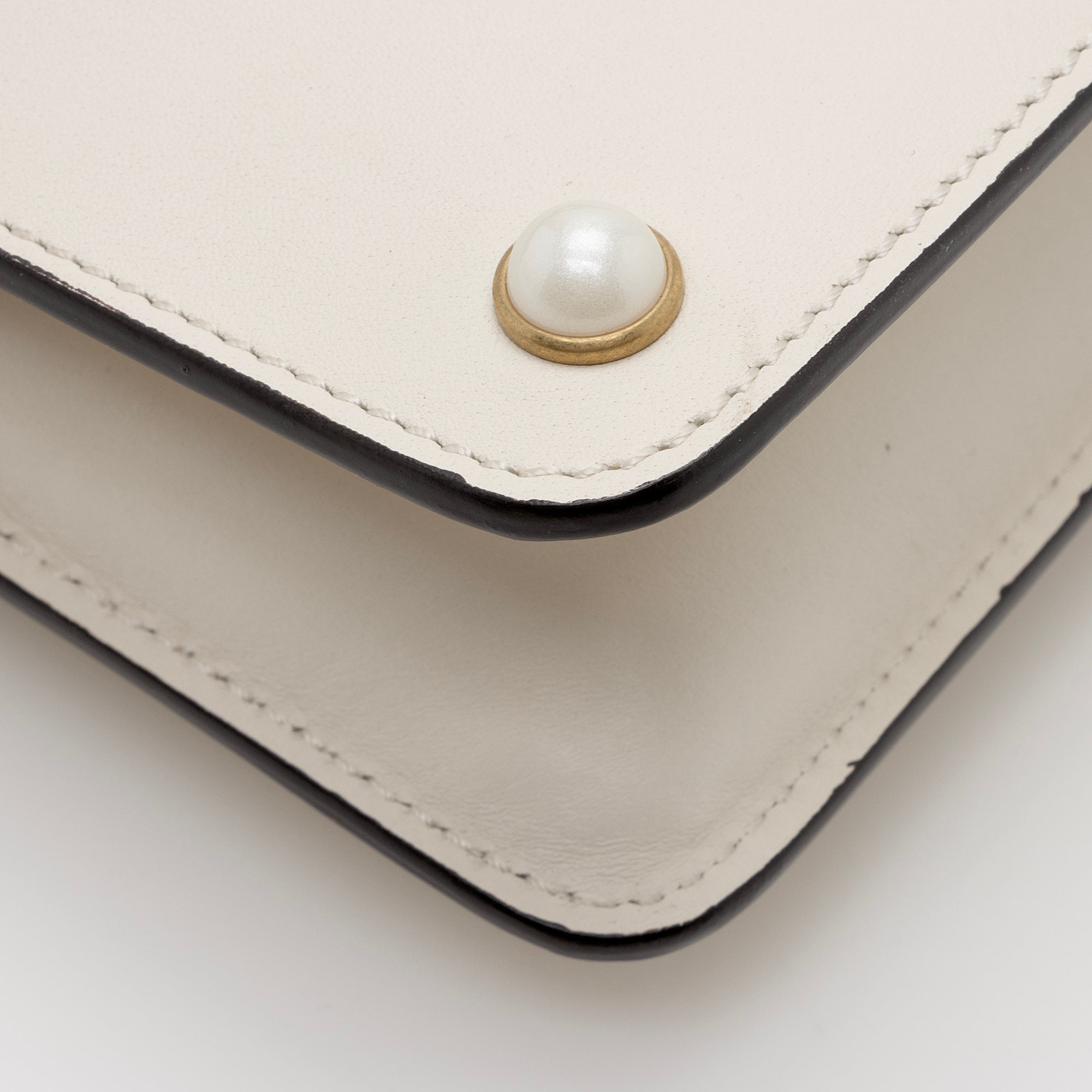 Gucci Calfskin Pearl Bee Broadway Mini Shoulder Bag (SHF-22409)