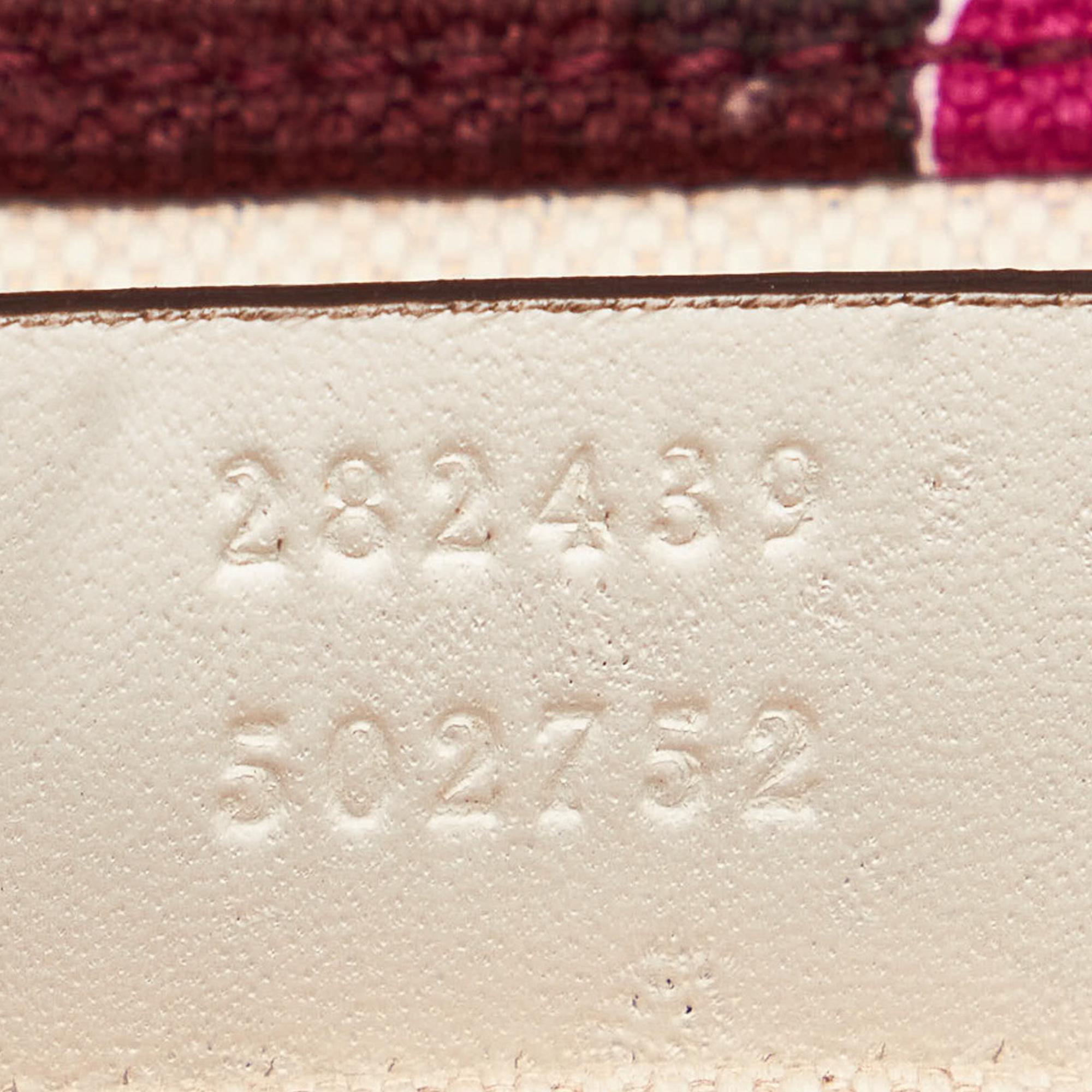 Gucci Canvas Heartbeat Tote Bag (SHG-28908)