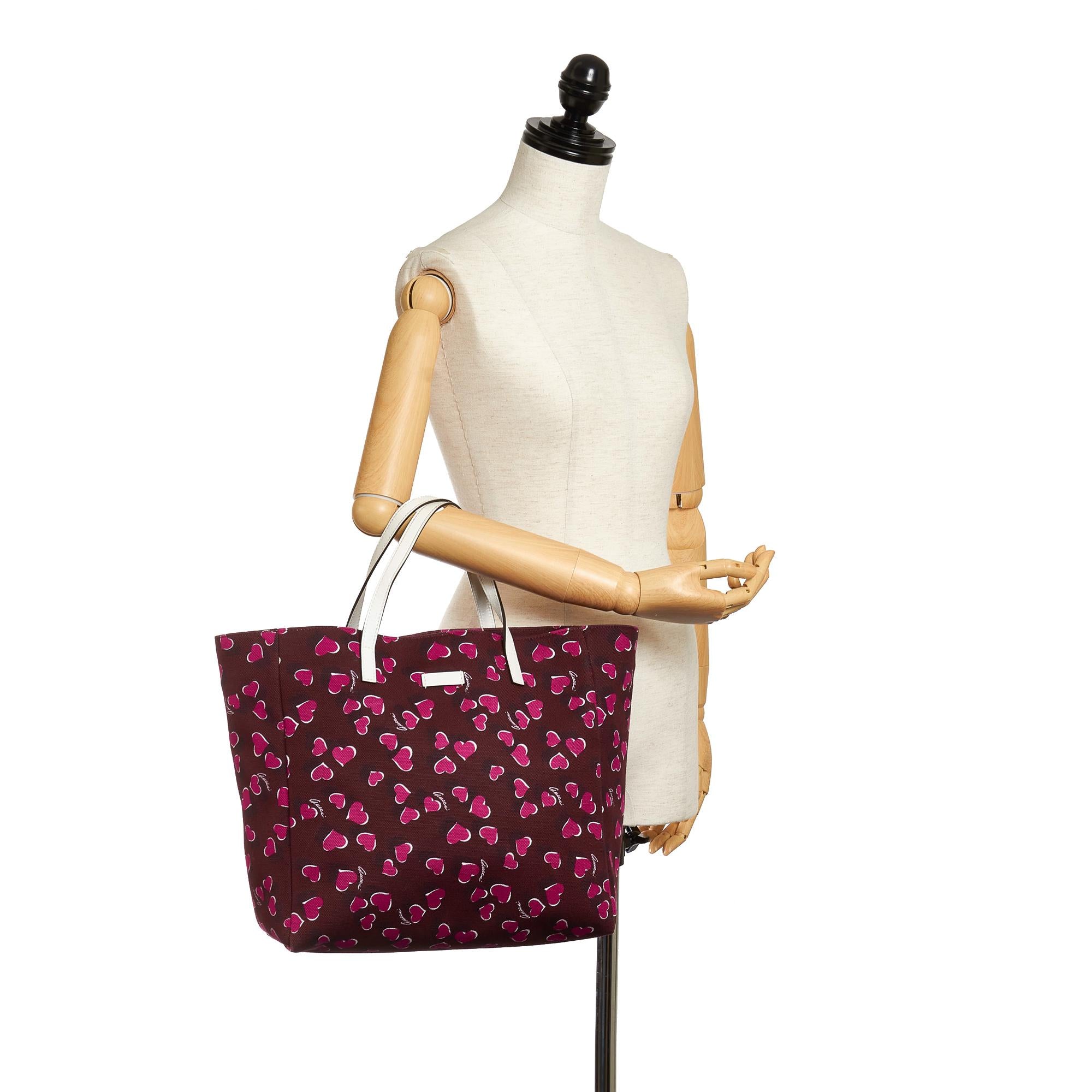 Gucci Canvas Heartbeat Tote Bag (SHG-28908)