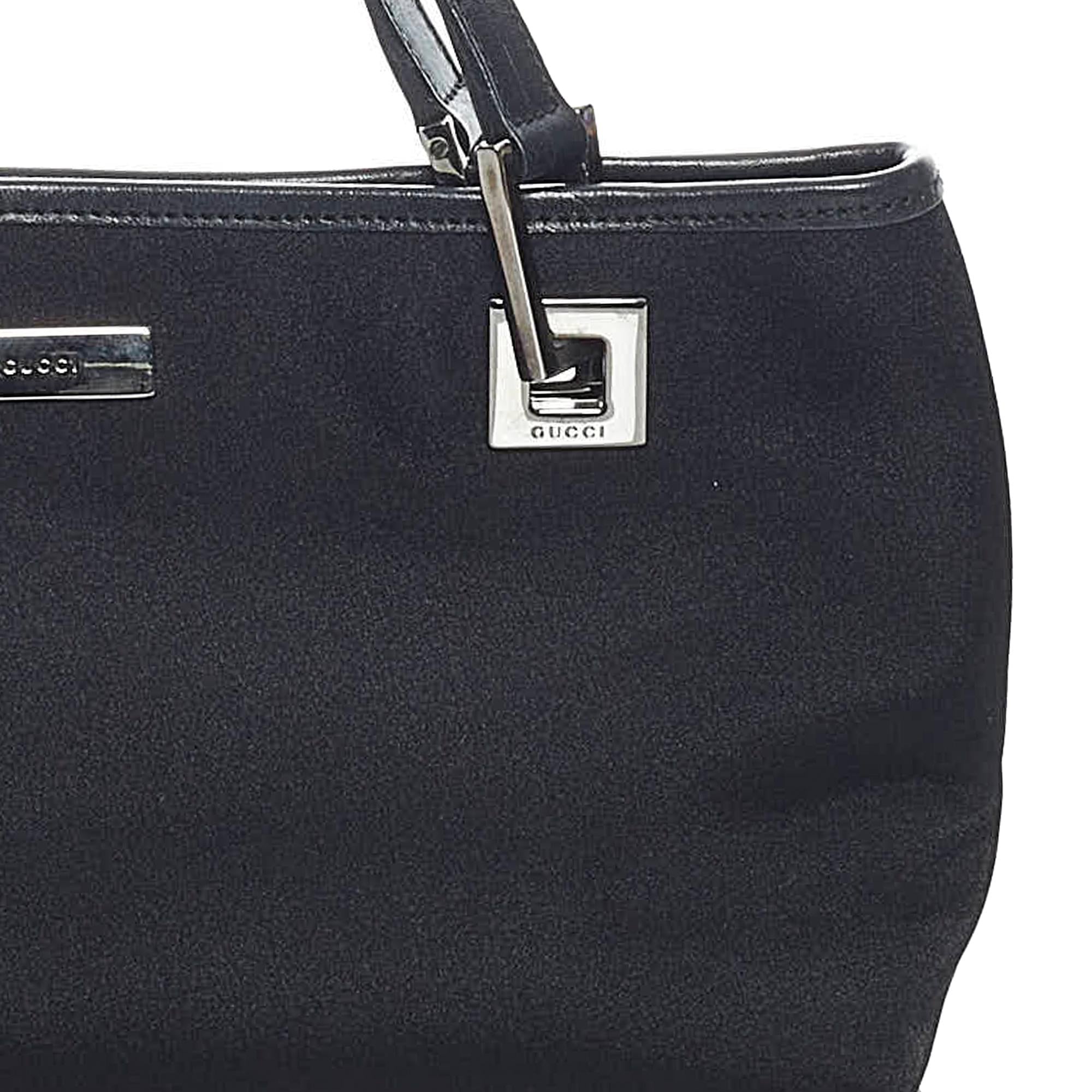 Gucci Canvas Shoulder Bag (SHG-34674)