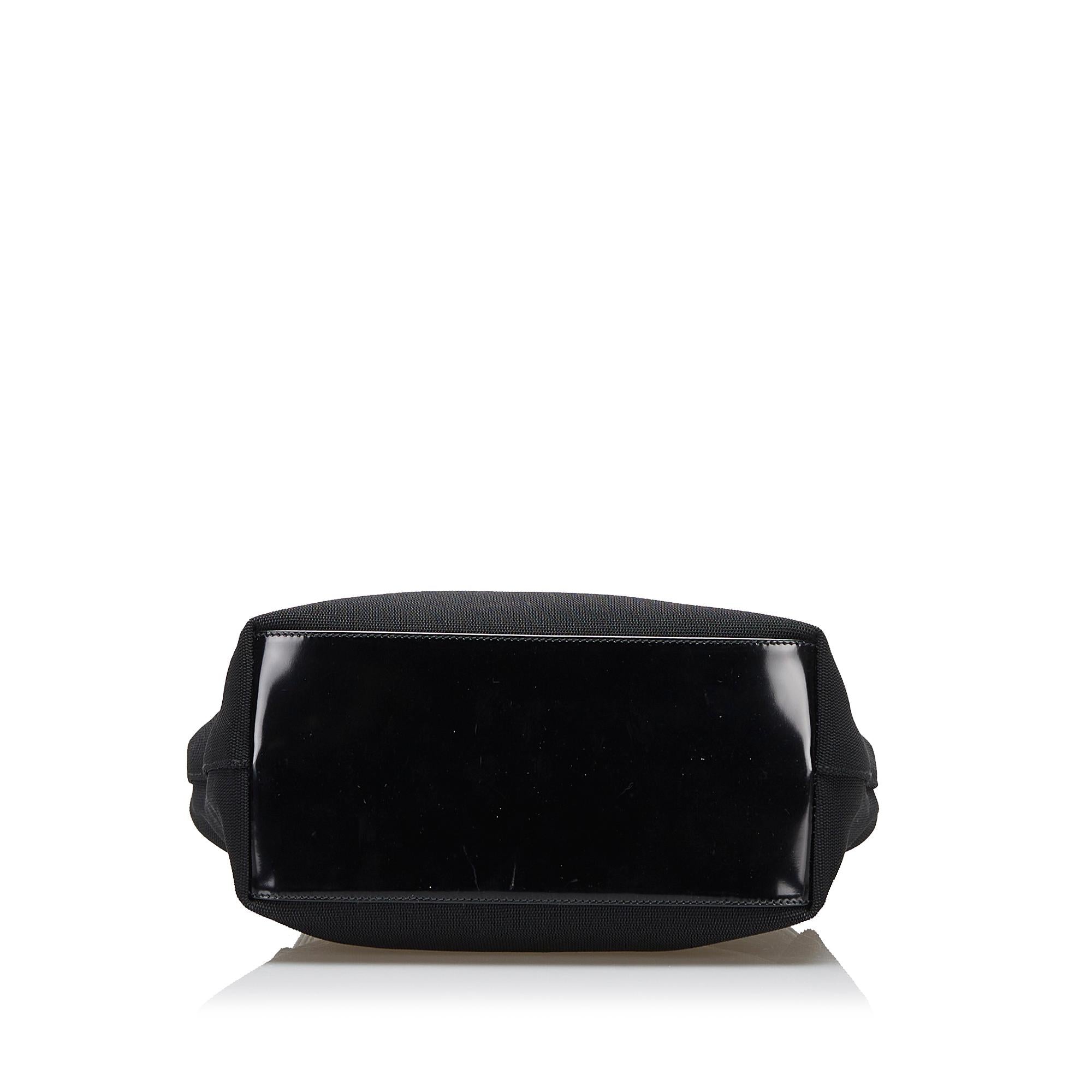 Gucci Canvas Shoulder Bag (SHG-36498)