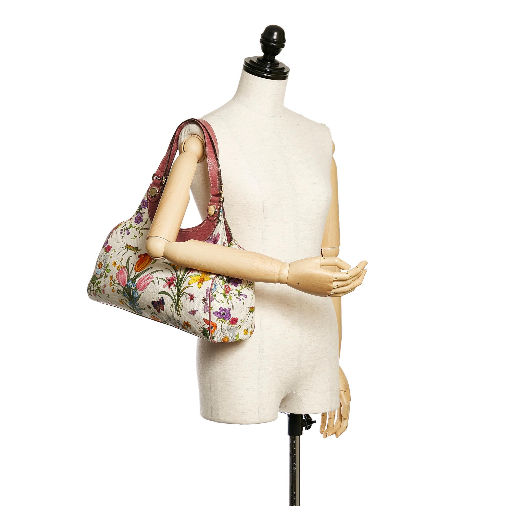 Gucci Flora Canvas Shoulder Bag (SHG-28350)