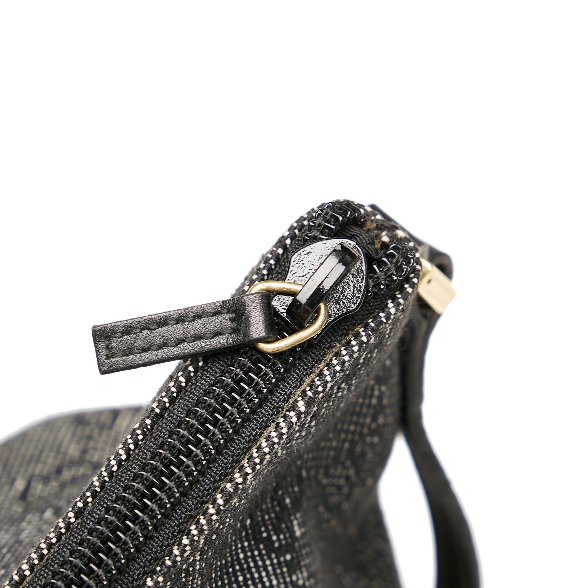 Gucci GG Canvas Boat Baguette (SHG-32251)