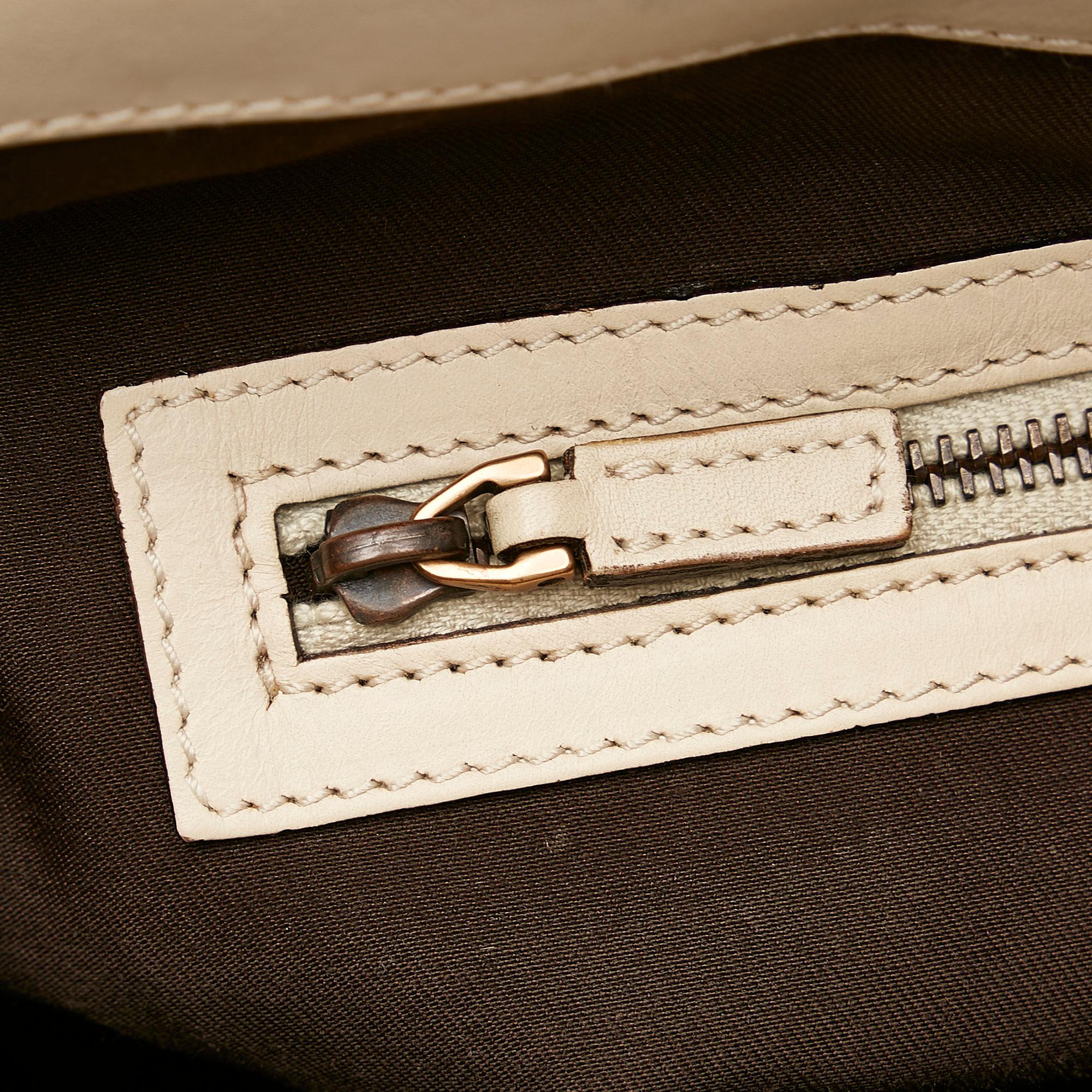 Gucci GG Canvas Nailhead Jackie Shoulder Bag (SHG-28382)