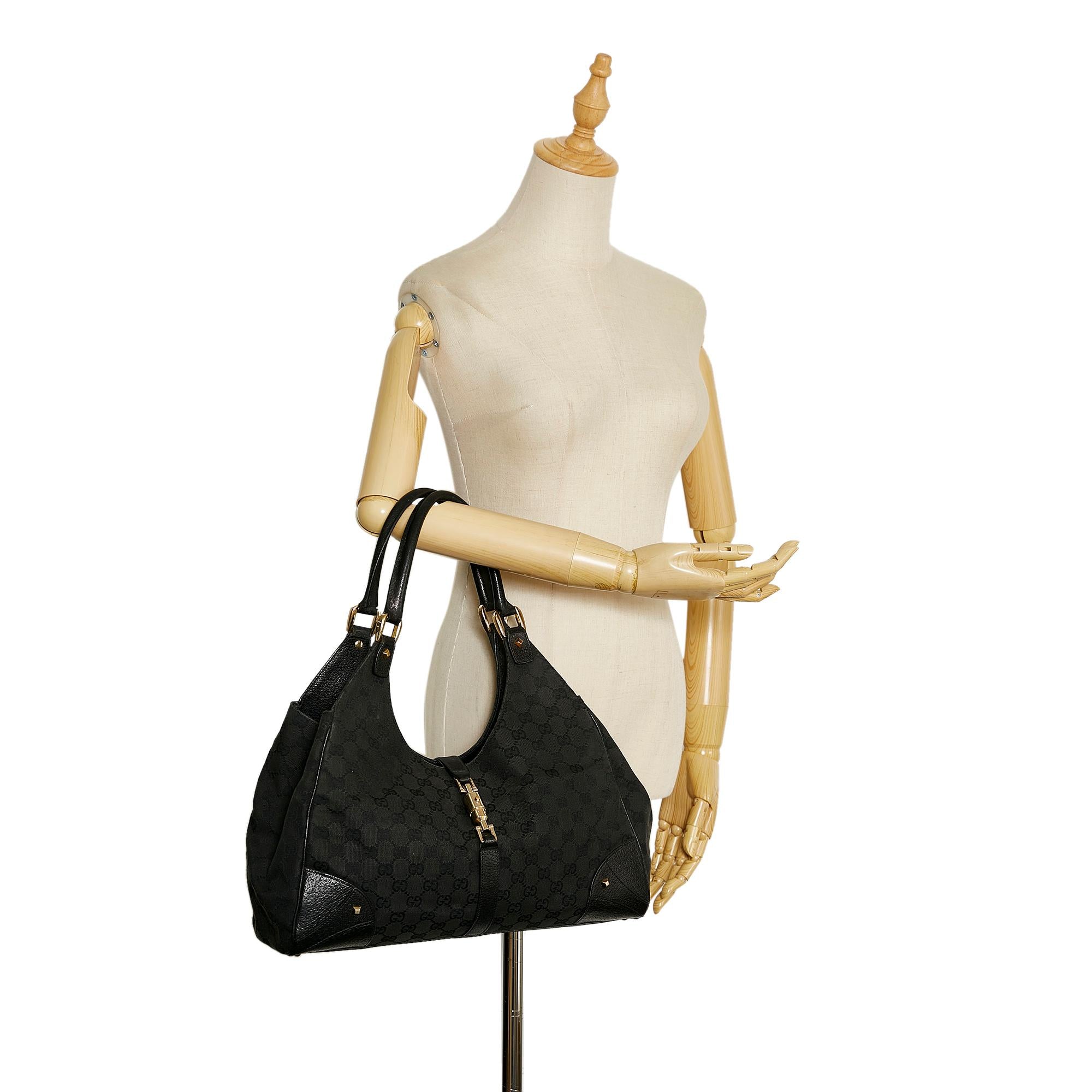 Gucci GG Canvas Nailhead Jackie (SHG-YZOZQj)