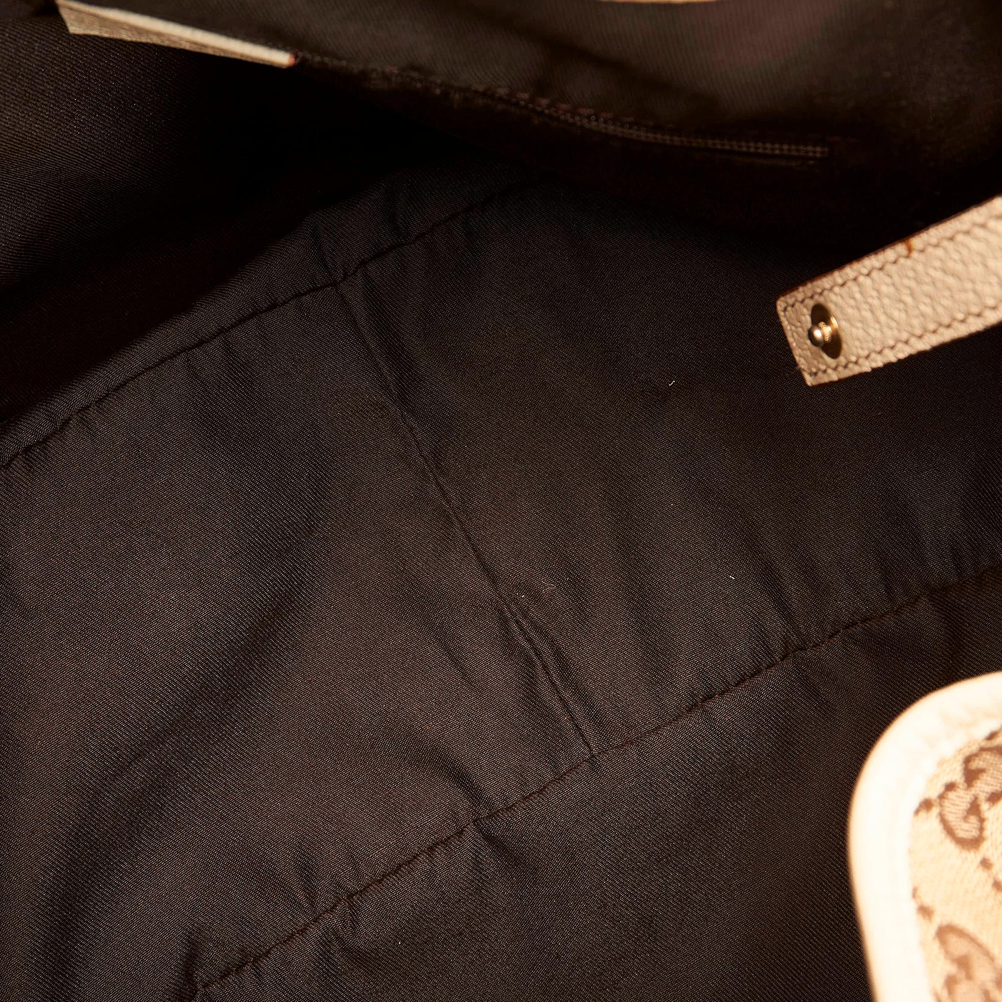 Gucci GG Canvas Pelham Shoulder Bag (SHG-32763)