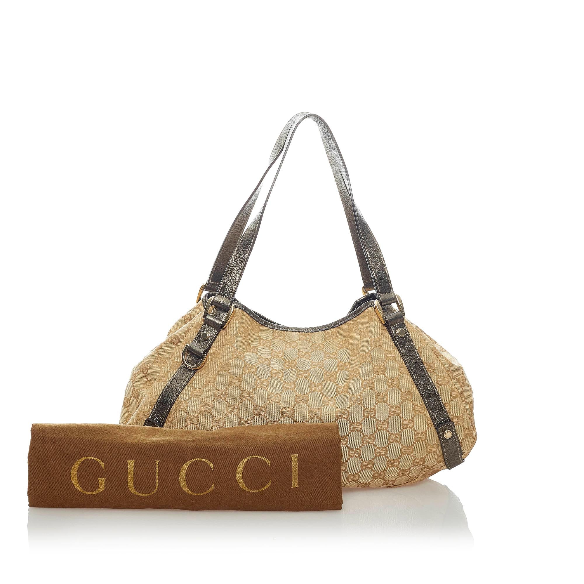 Gucci GG Canvas Pelham Shoulder Bag (SHG-34651)