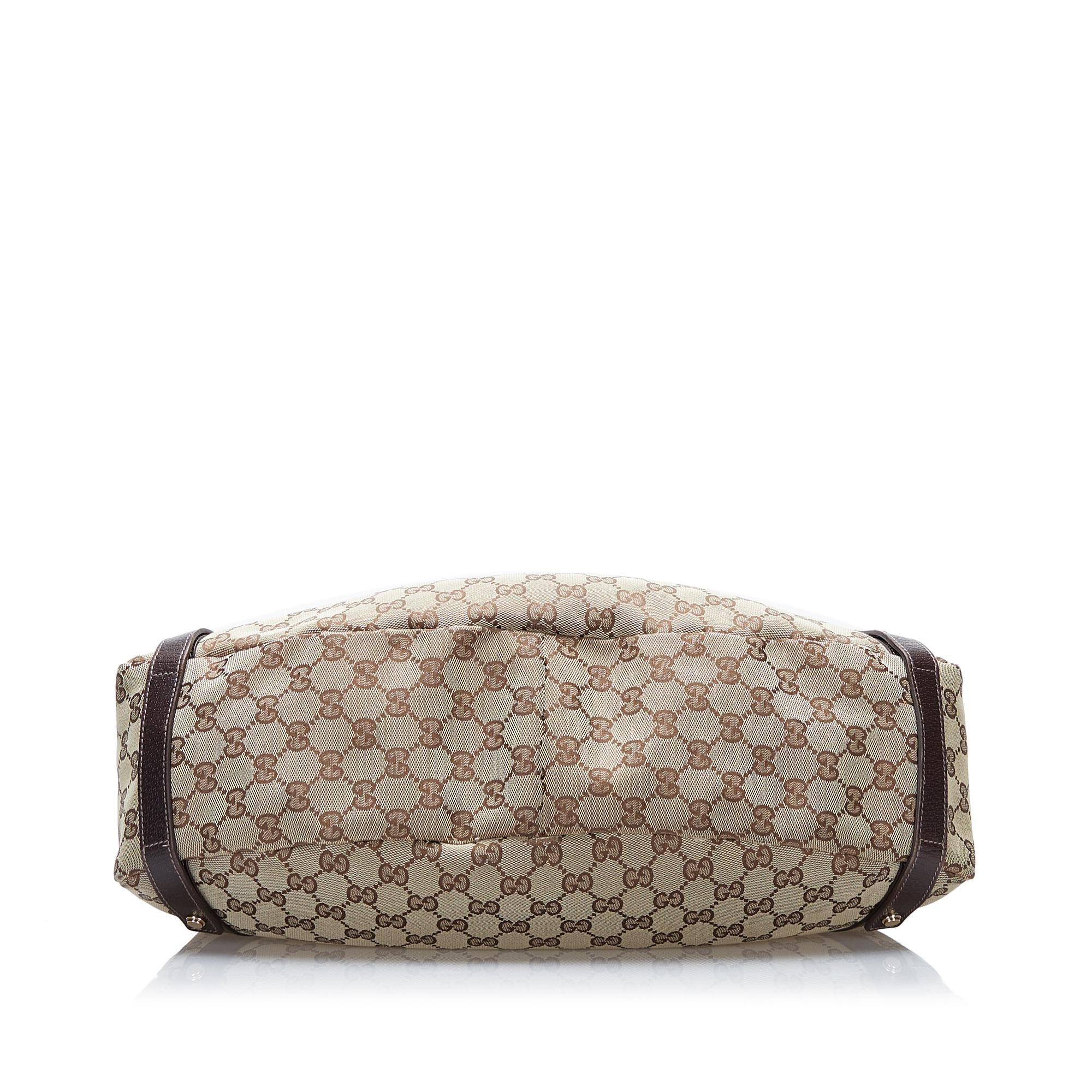 Gucci GG Canvas Pelham Shoulder Bag (SHG-36787)