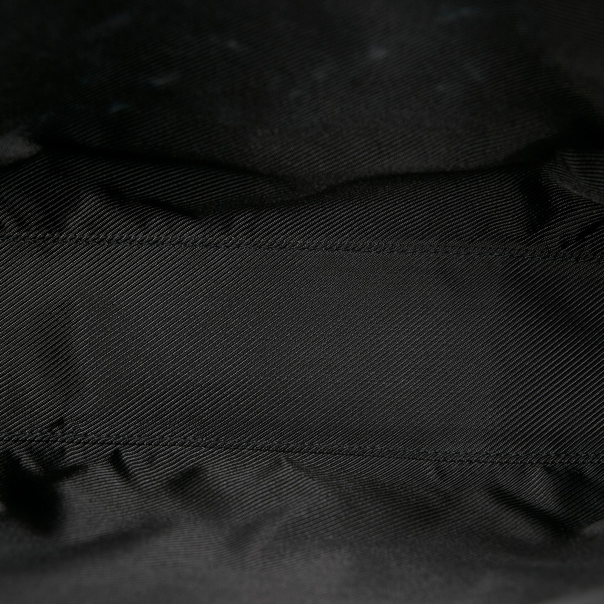 Gucci GG Canvas Shoulder Bag (SHG-28352)