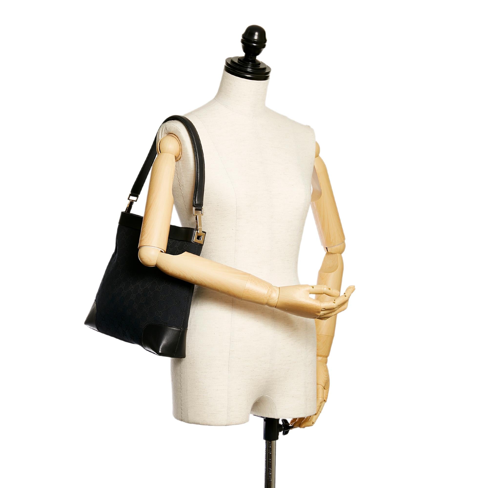 Gucci GG Canvas Shoulder Bag (SHG-28352)