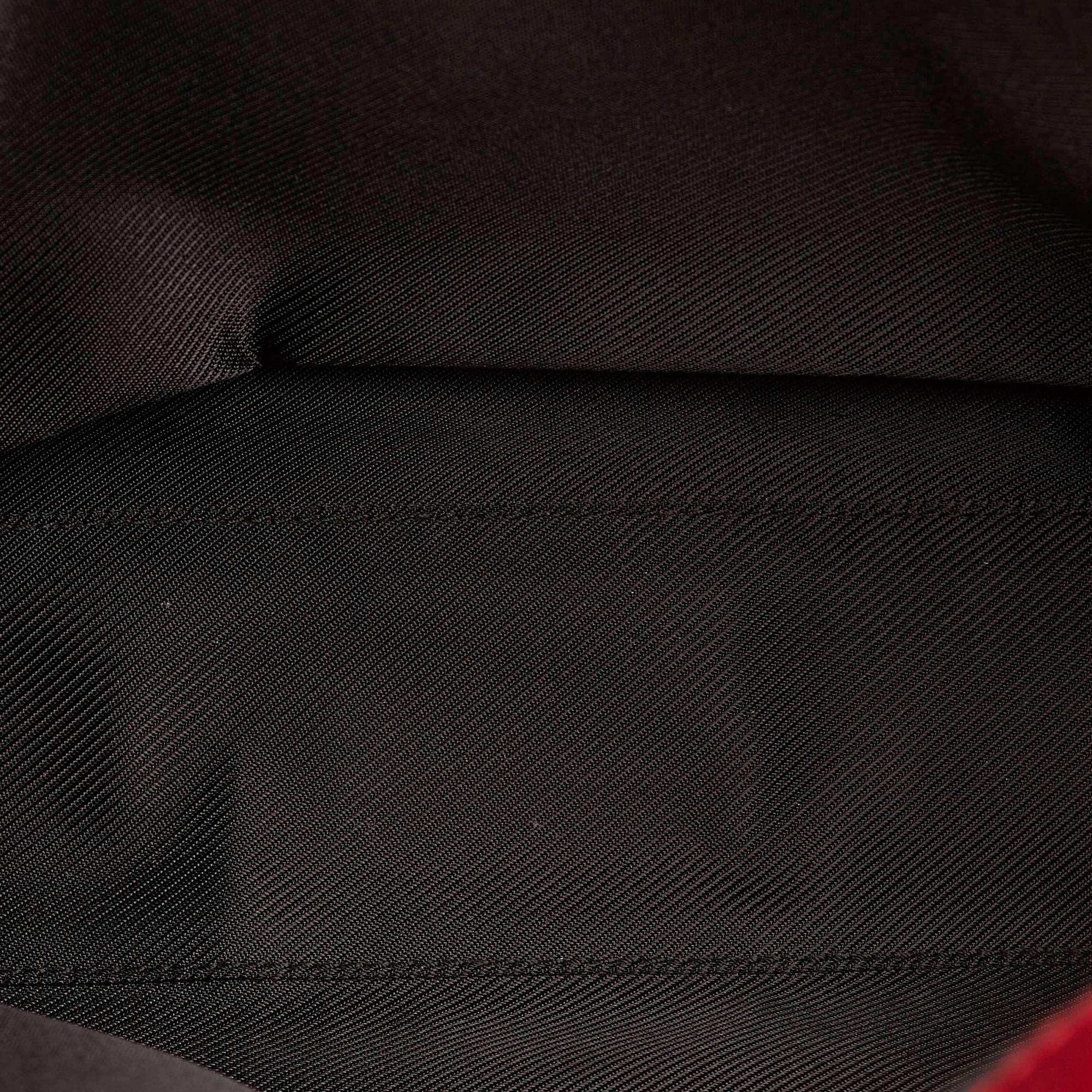 Gucci GG Canvas Shoulder Bag (SHG-29003)