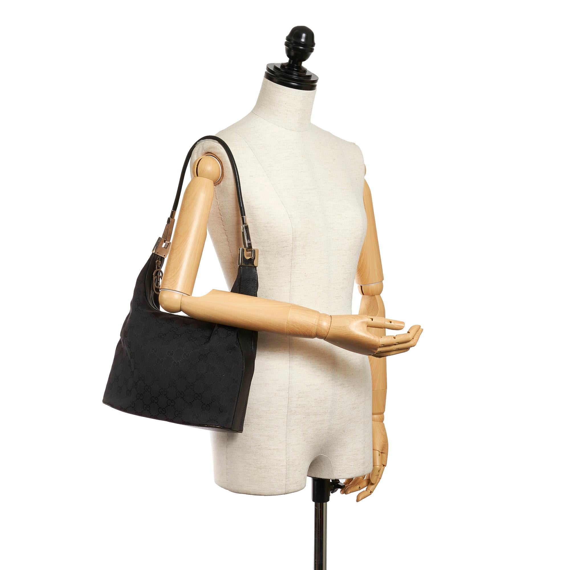 Gucci GG Canvas Shoulder Bag (SHG-29465)