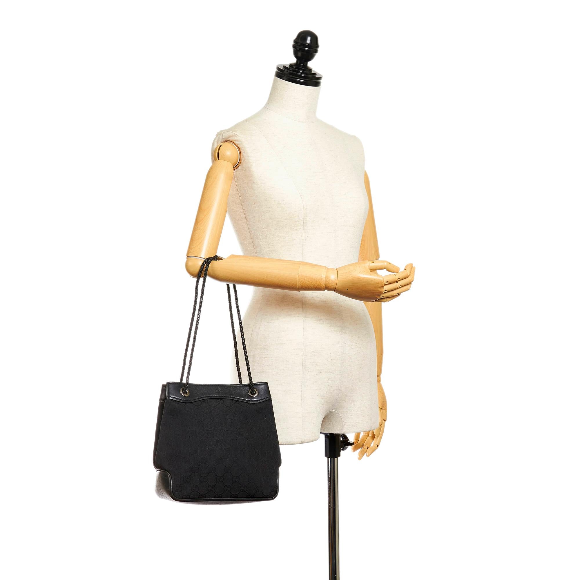 Gucci GG Canvas Shoulder Bag (SHG-32798)