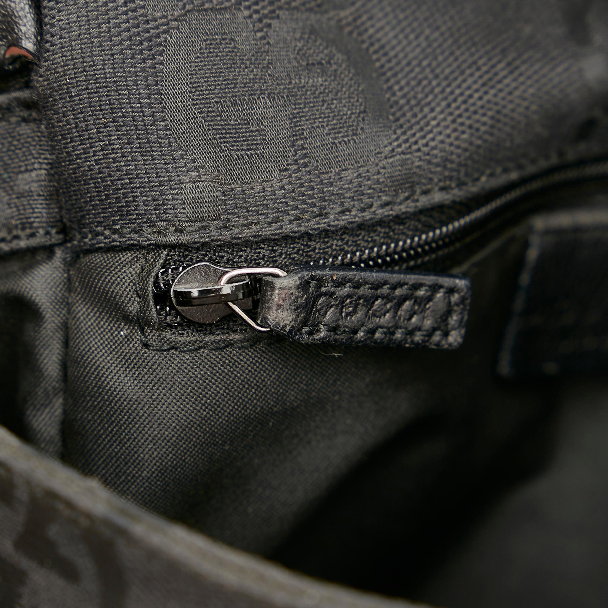 Gucci GG Canvas Shoulder Bag (SHG-36706)