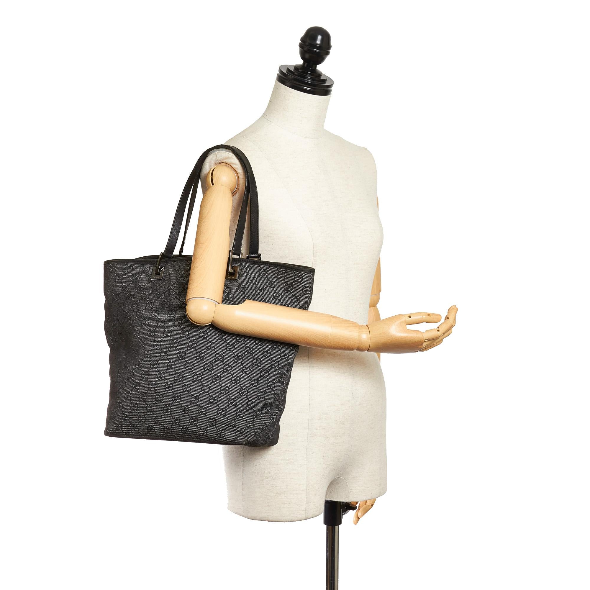 Gucci GG Canvas Tote Bag (SHG-32432)