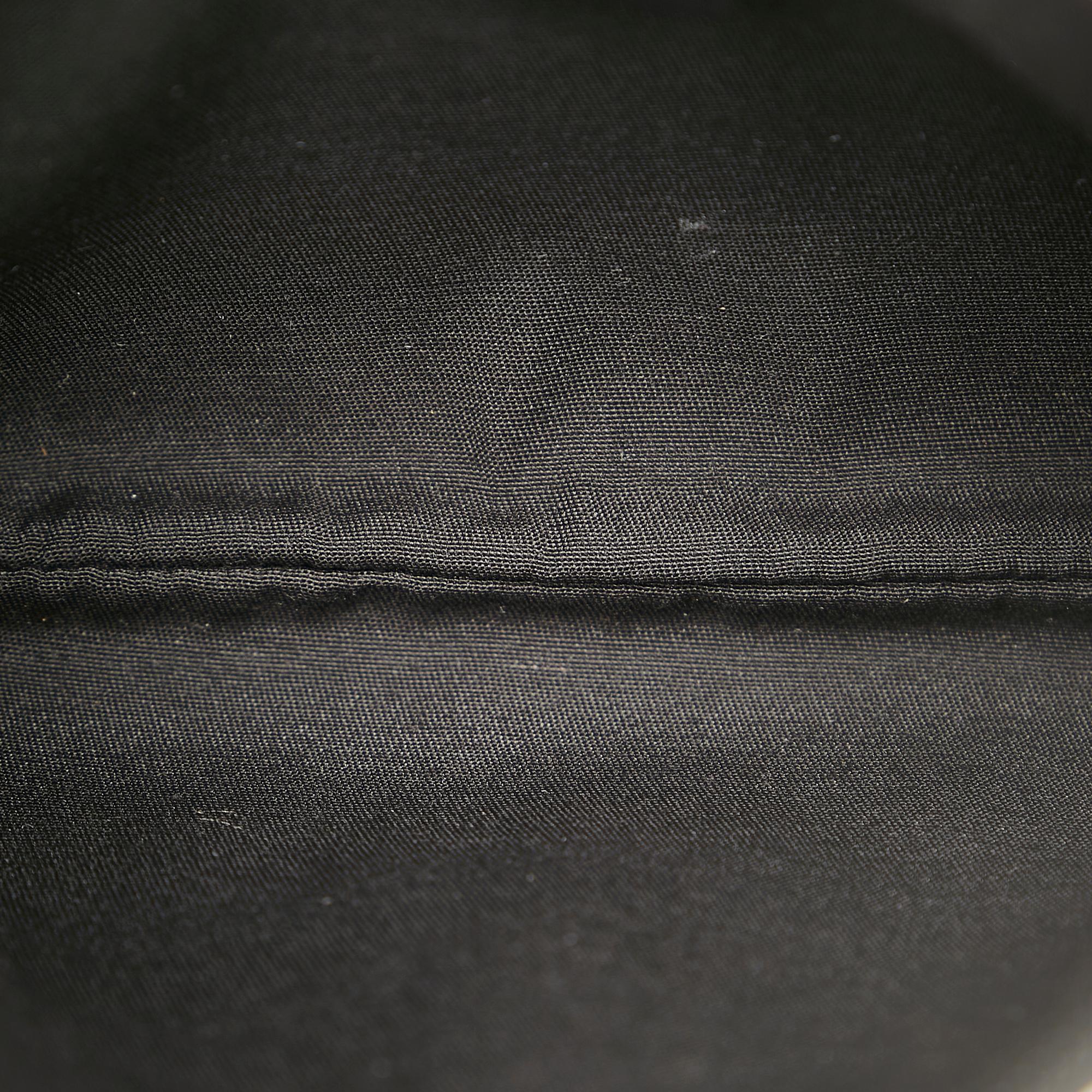 Gucci GG Crystal Pouch (SHG-25830)