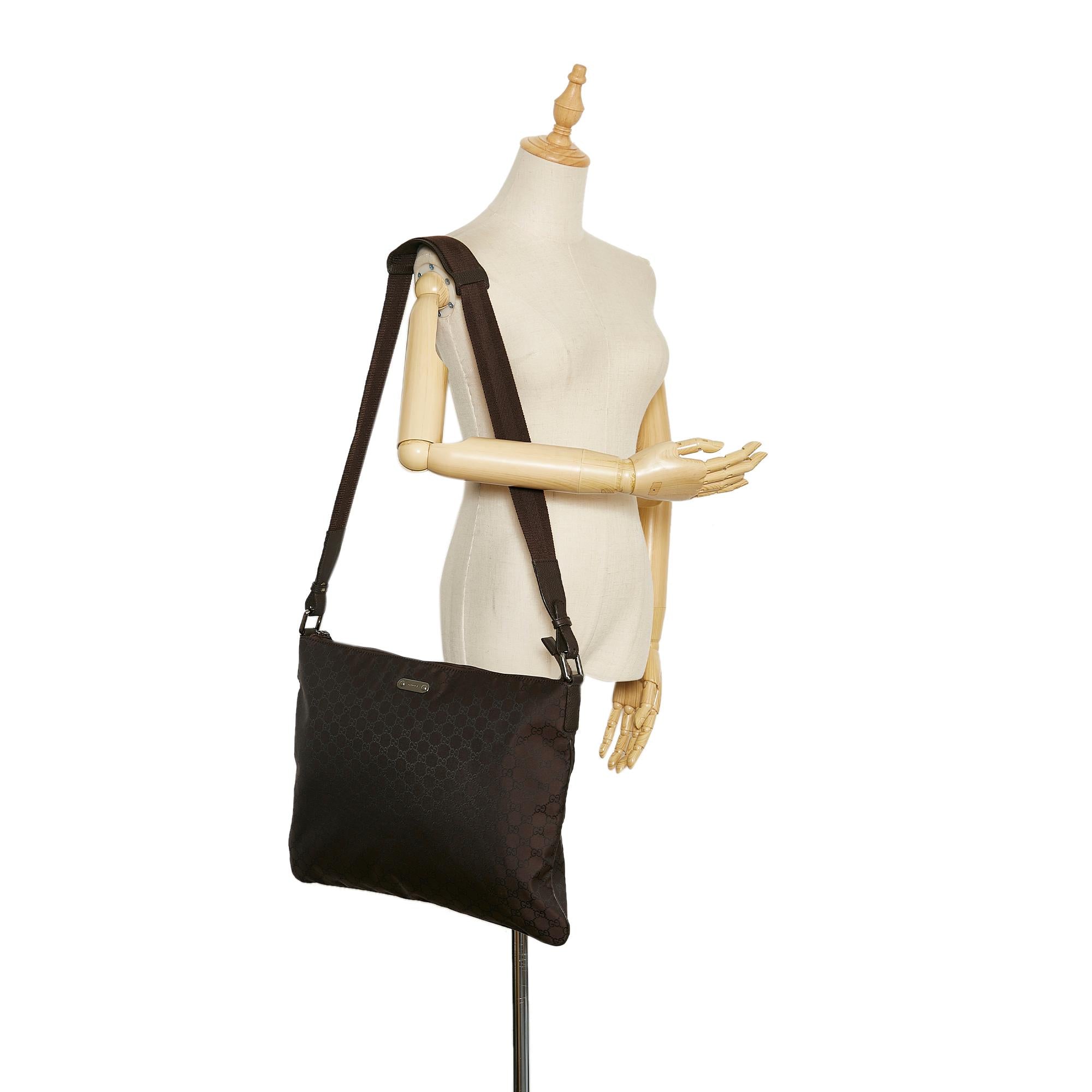 Gucci GG Nylon Crossbody Bag (SHG-36786)