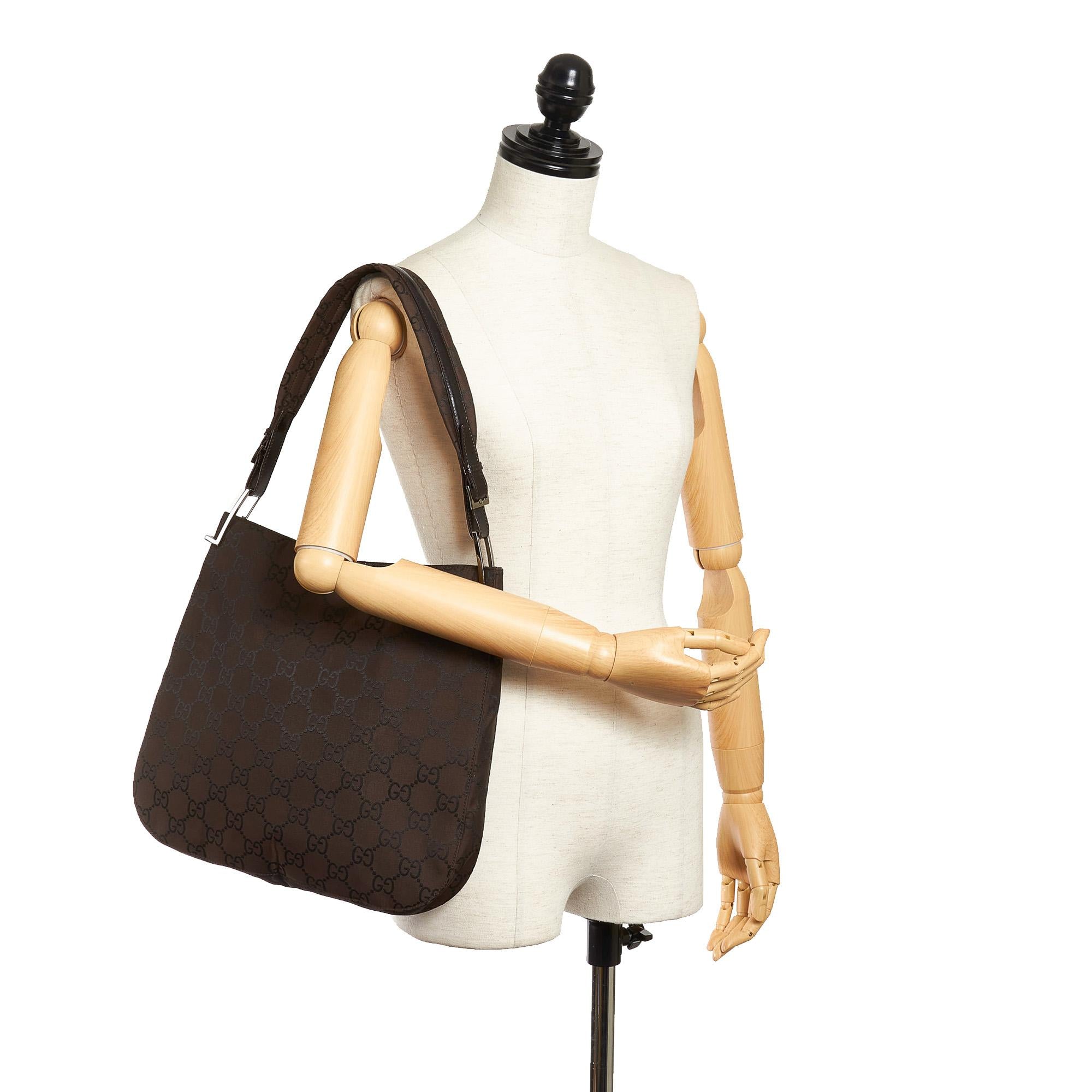 Gucci GG Nylon Shoulder Bag (SHG-32343)