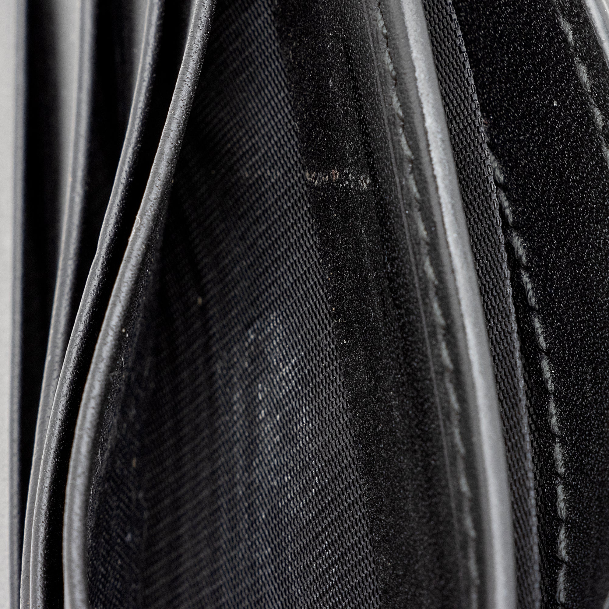 Gucci GG Supreme Bee Bi-Fold Wallet (SHF-22957)