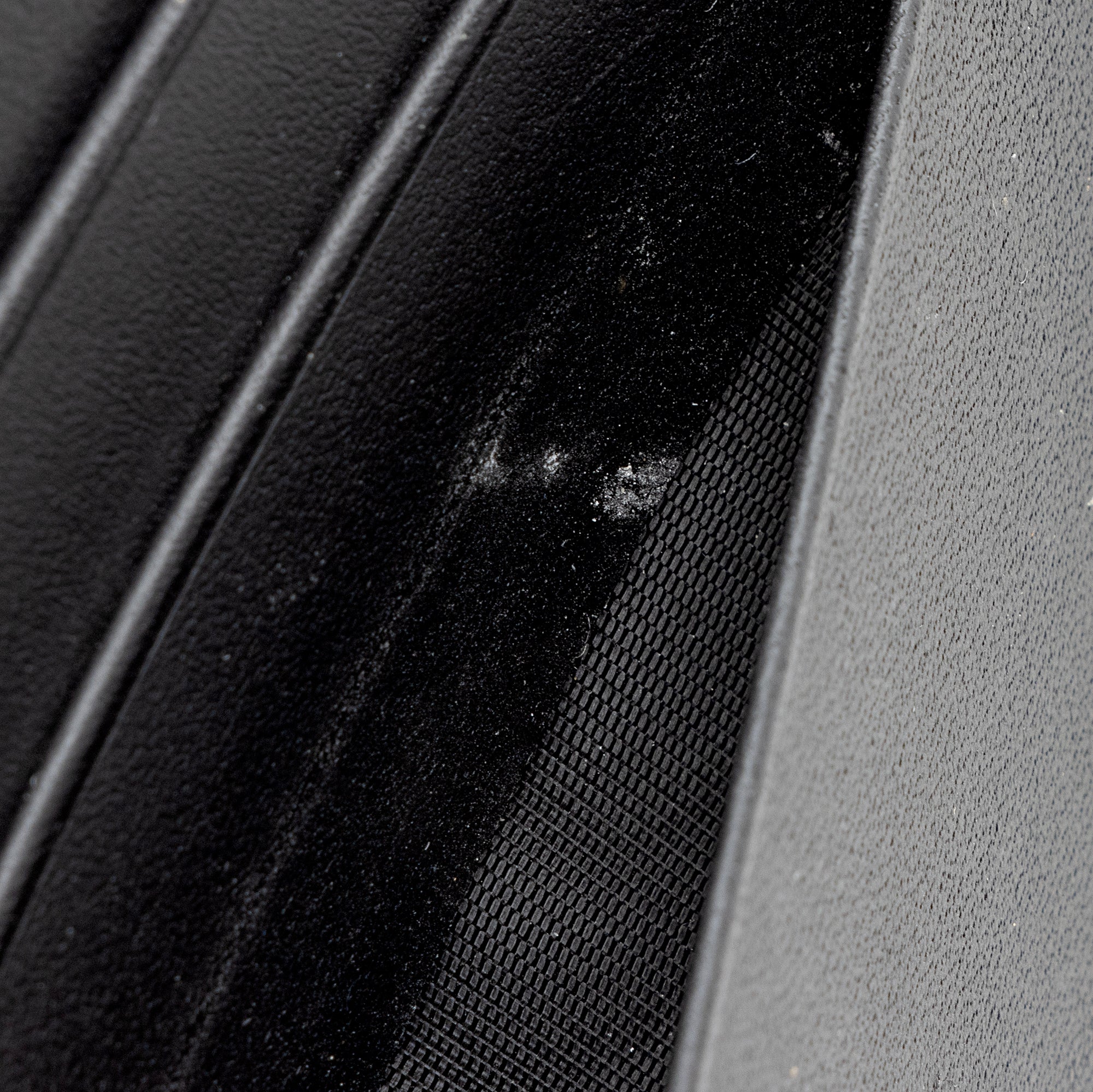 Gucci GG Supreme Bee Bi-Fold Wallet (SHF-22957)