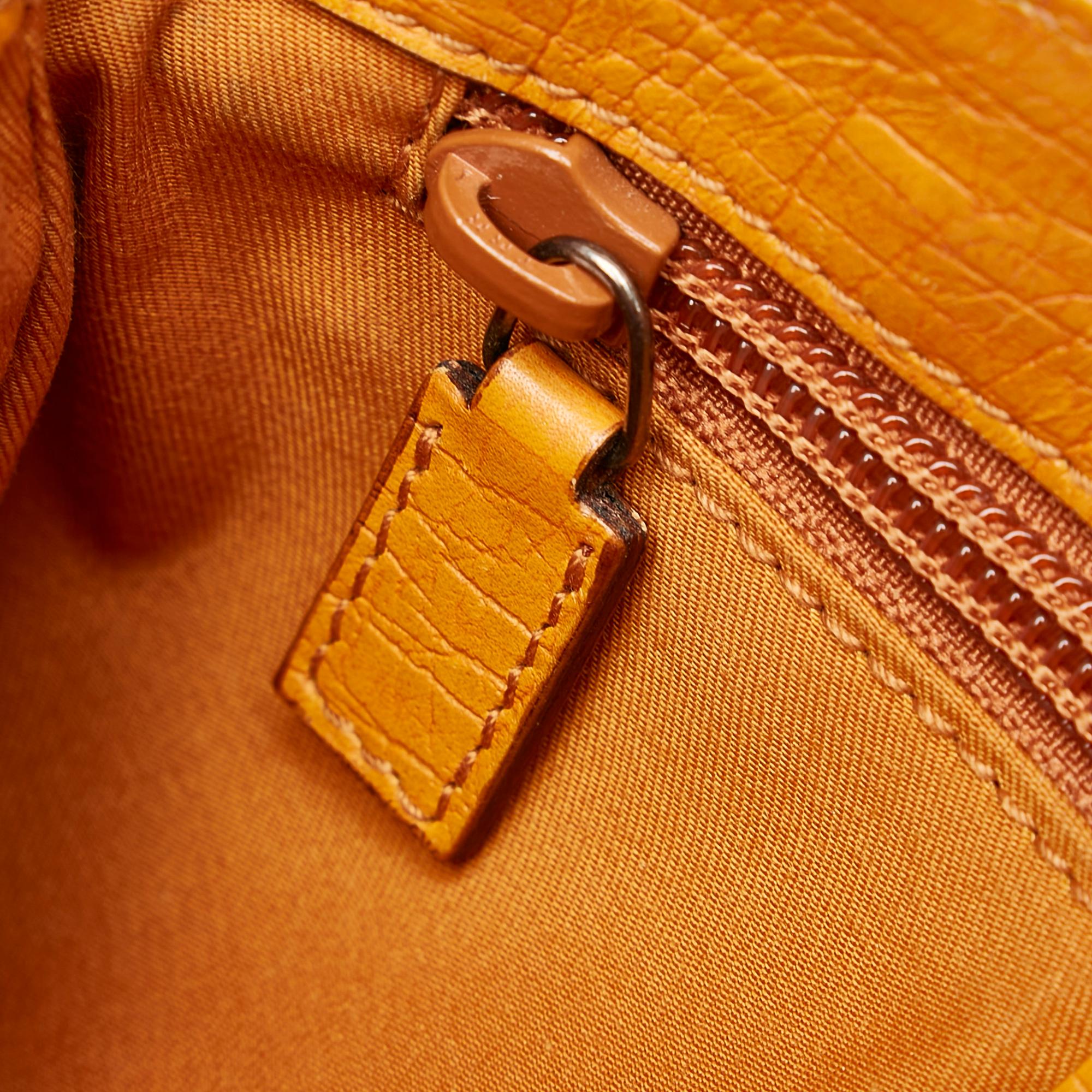 Gucci GG Supreme Handbag (SHG-30309)