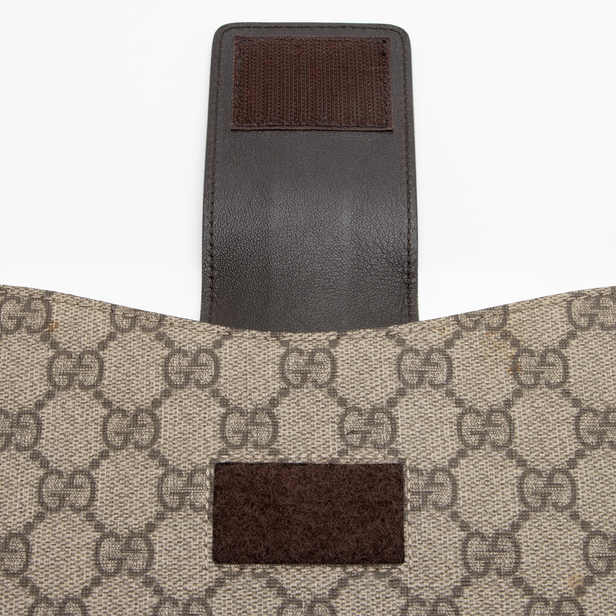Gucci GG Supreme iPad Case (SHF-23407)