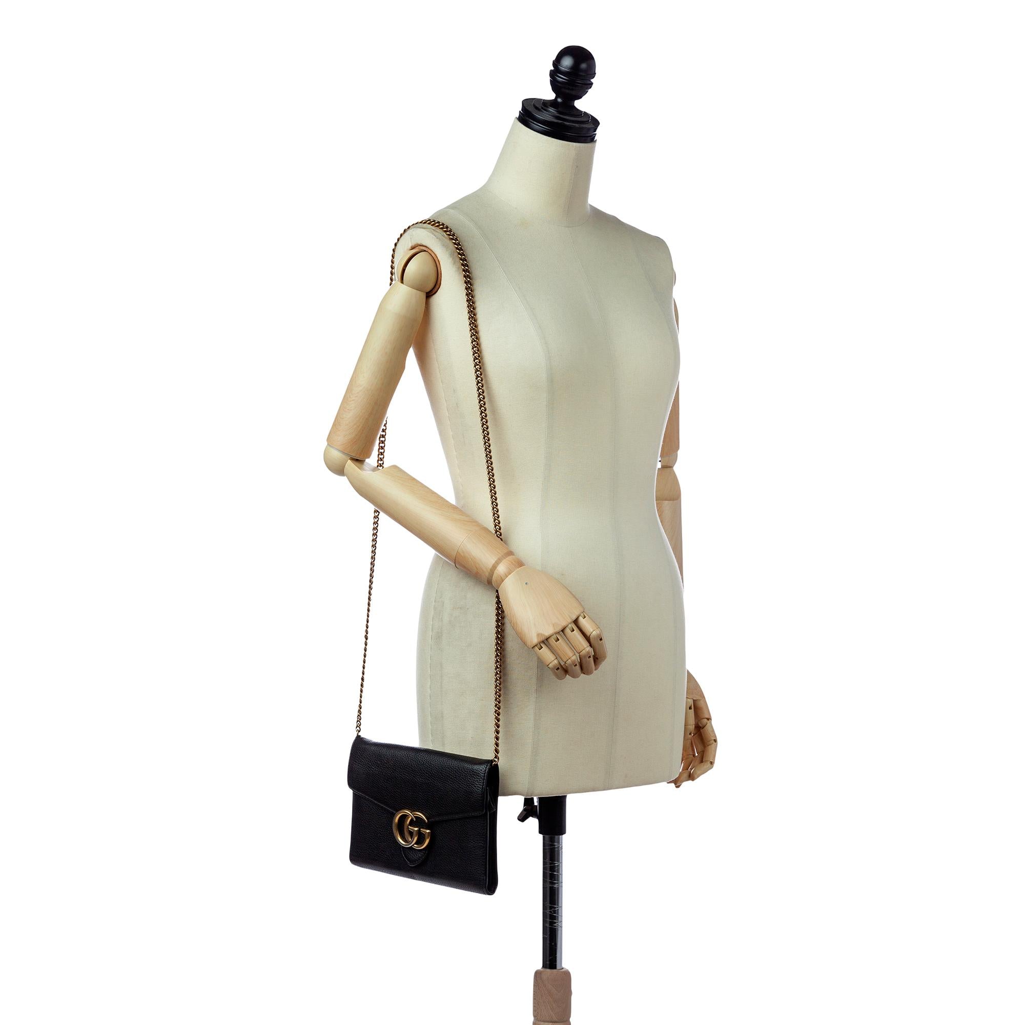 Gucci Interlocking G Chain Leather Crossbody Bag (SHG-29556)