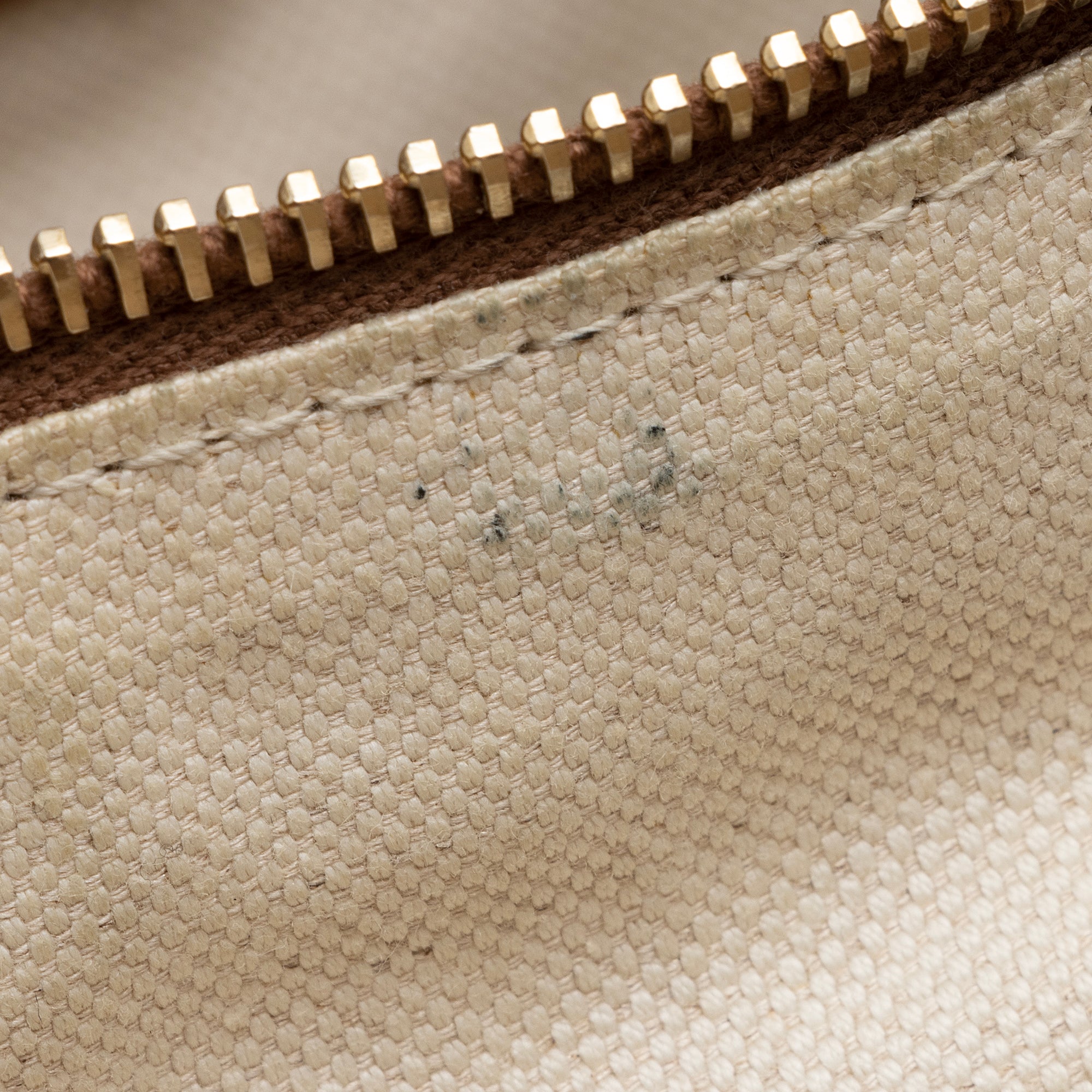 Gucci Leather Bella Medium Tote (SHF-22900)