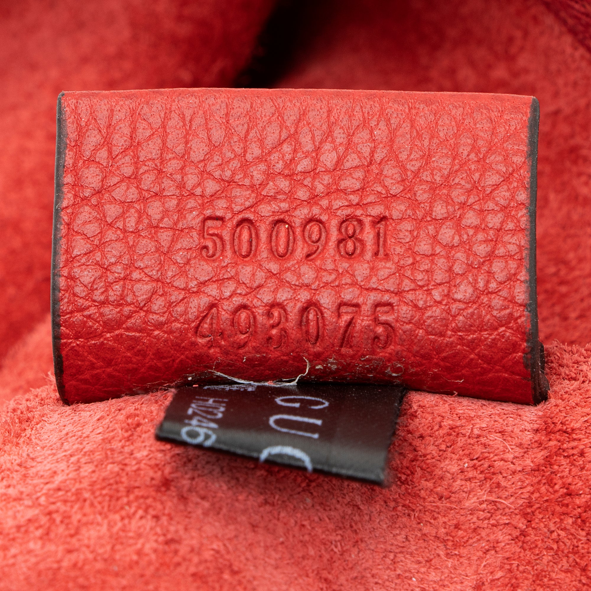 Gucci Leather Logo Zip Pouch (SHF-22192)