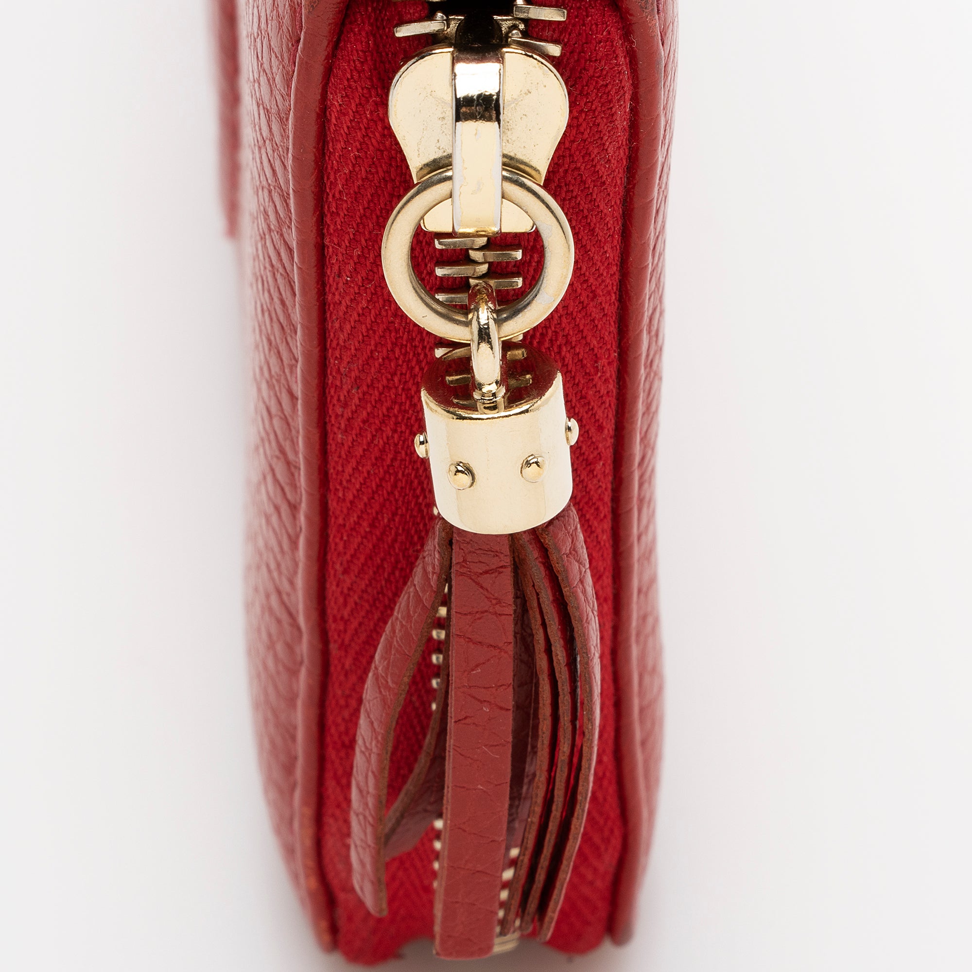 Gucci Leather Soho Zip Around Wallet (SHF-22236)