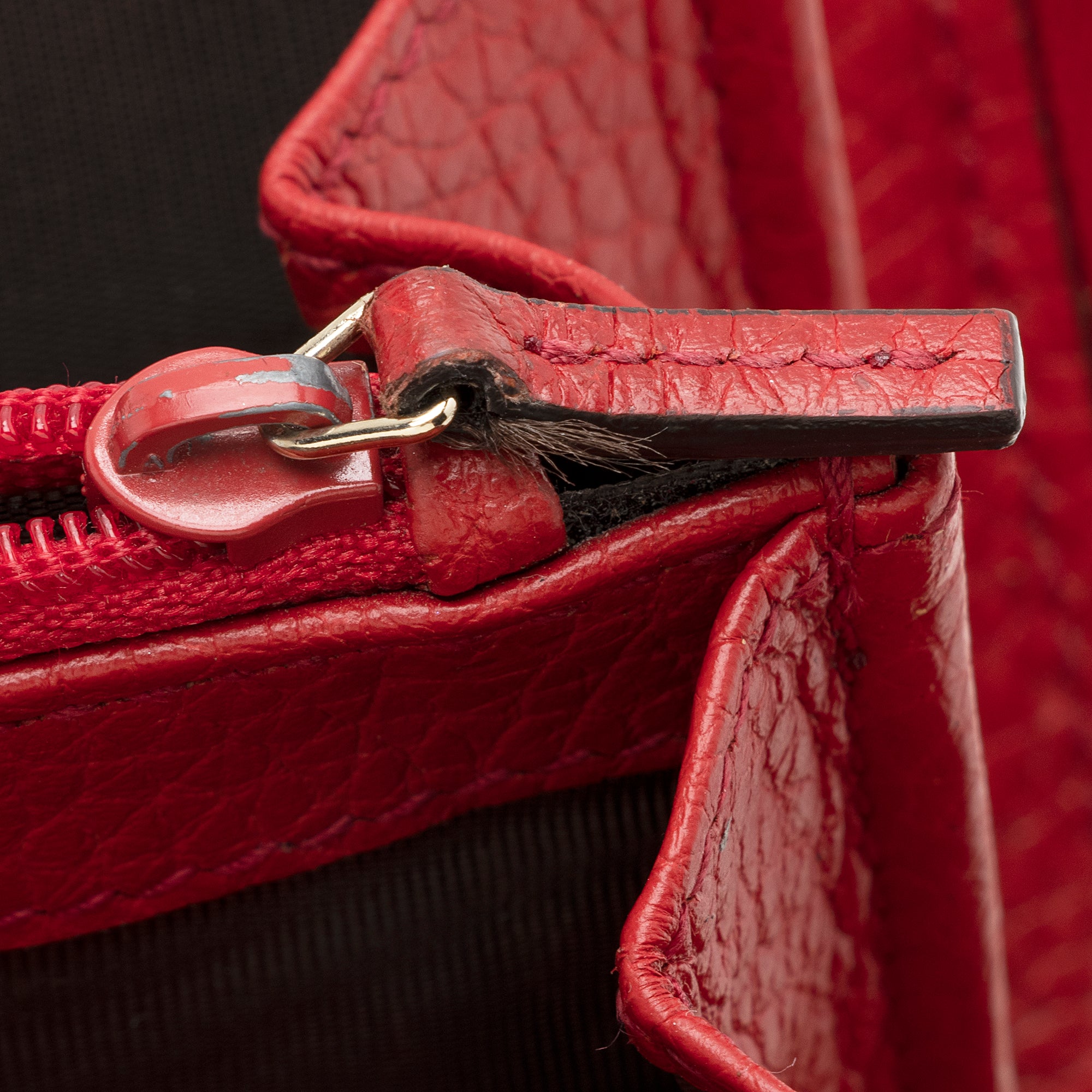 Gucci Leather Soho Zip Around Wallet (SHF-22236)