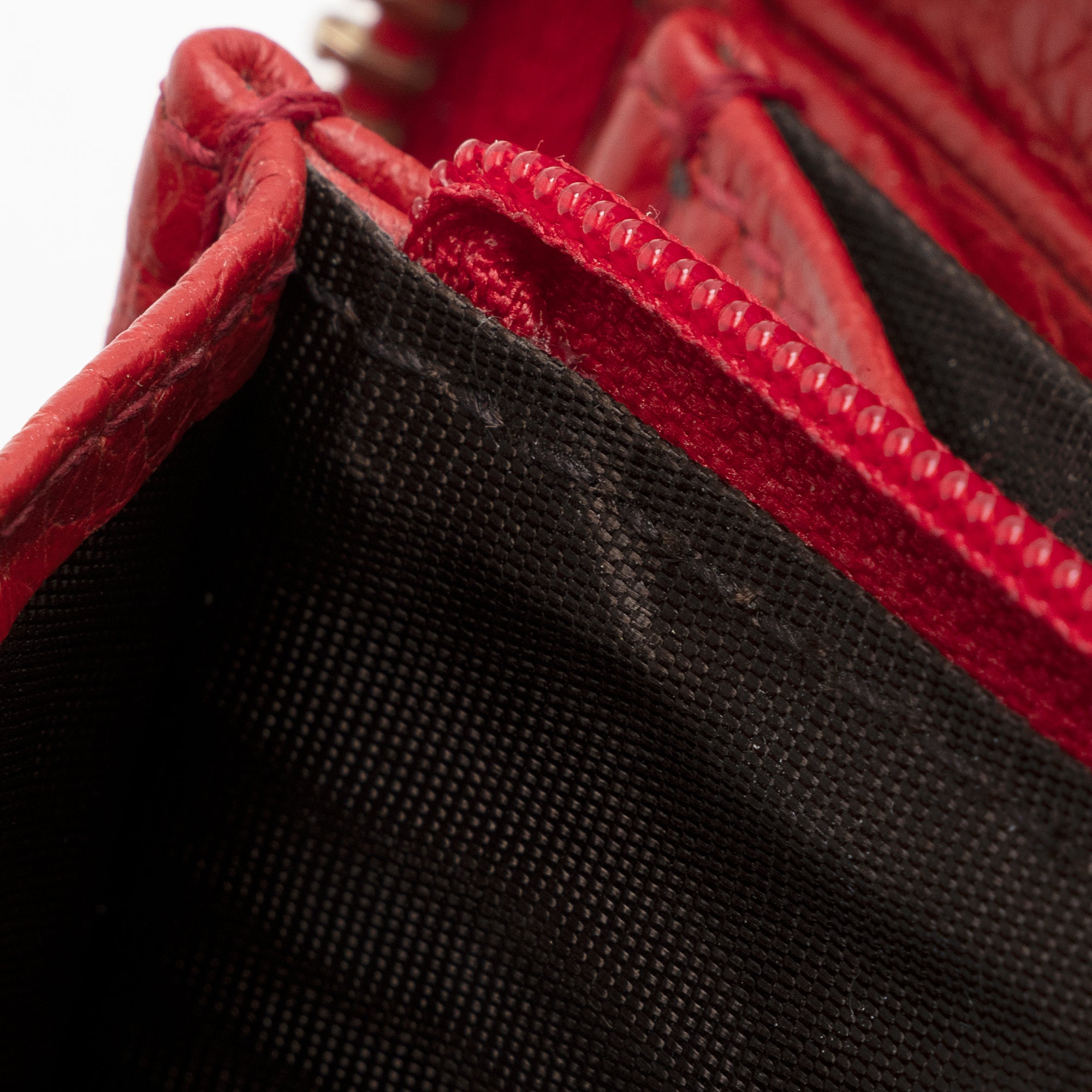 Gucci Leather Soho Zip Around Wallet (SHF-22236)