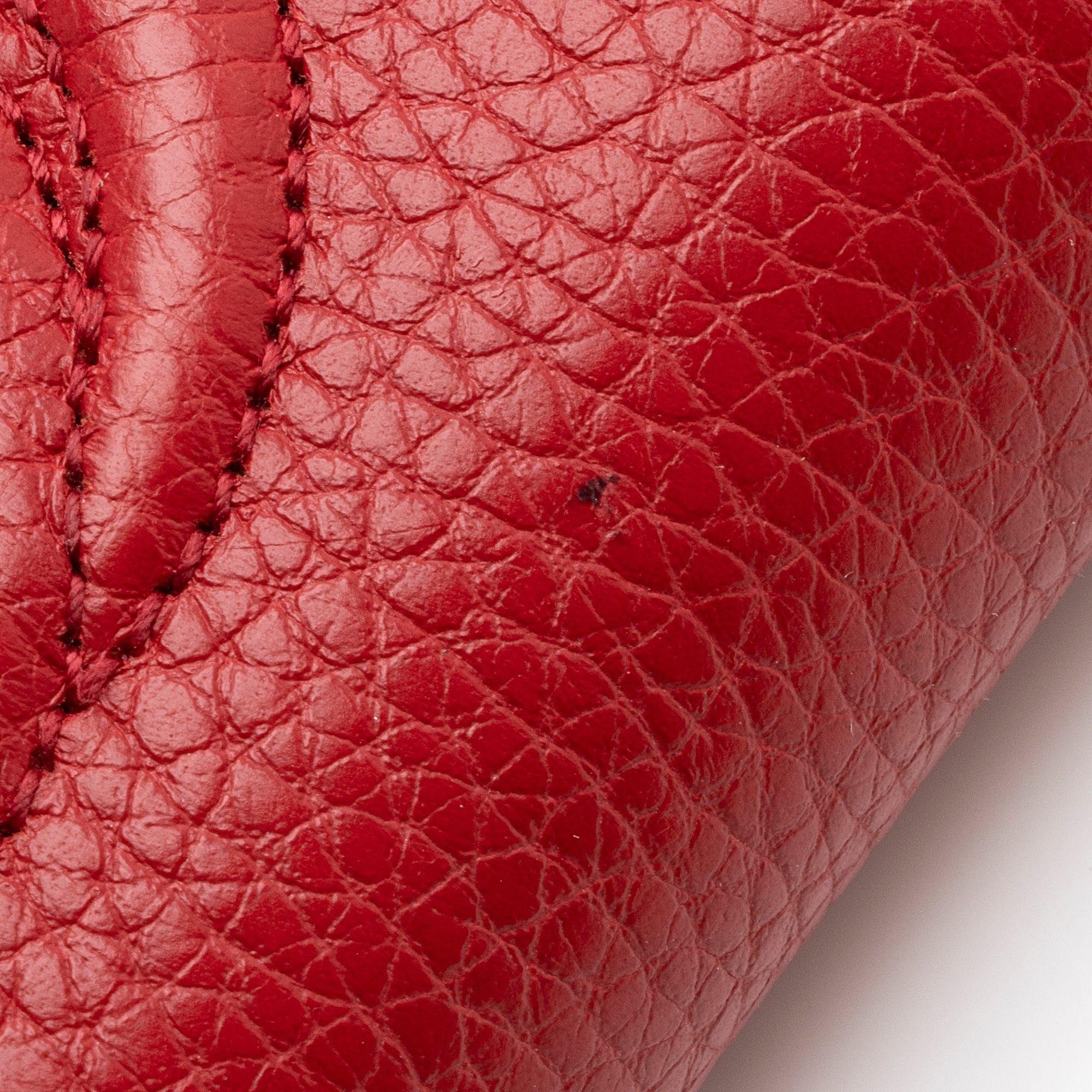 Gucci Leather Soho Zip Around Wallet (SHF-22236)