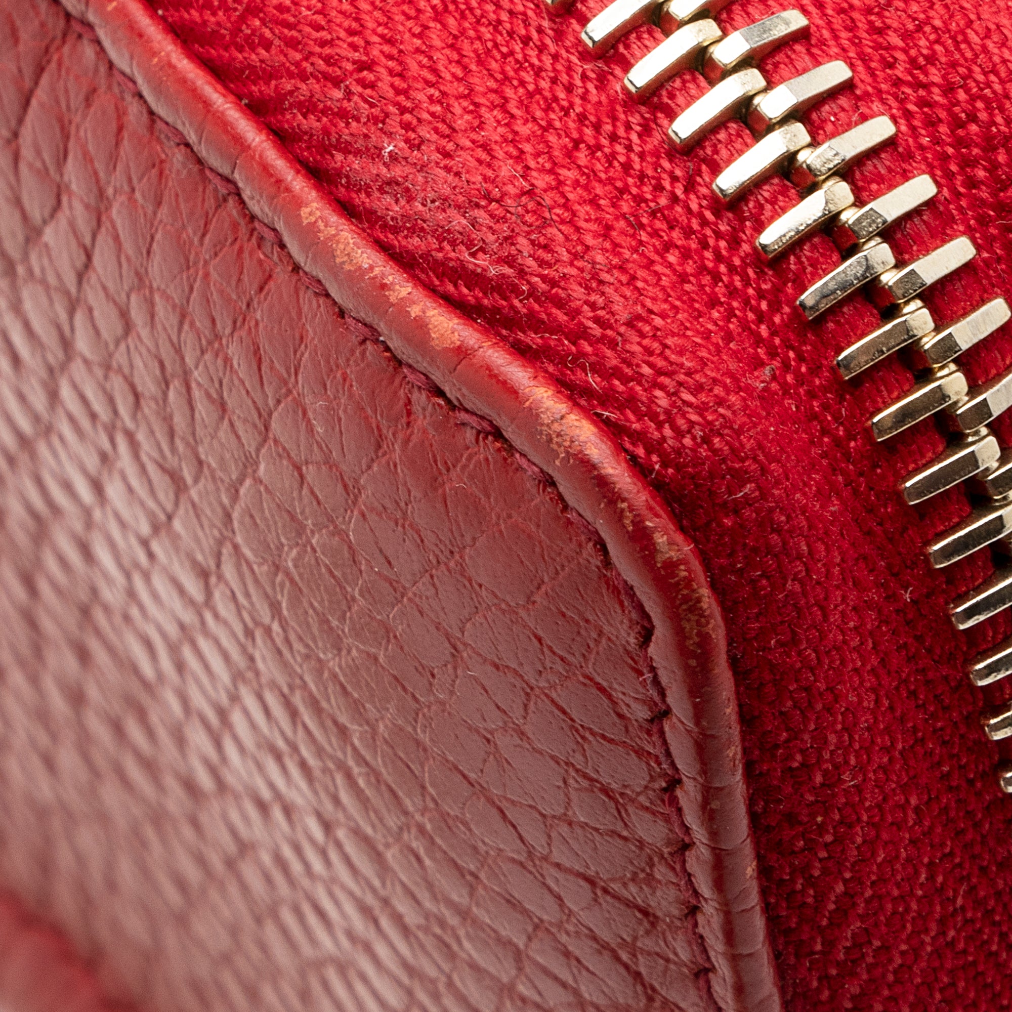 Gucci Leather Soho Zip Around Wallet (SHF-22236)