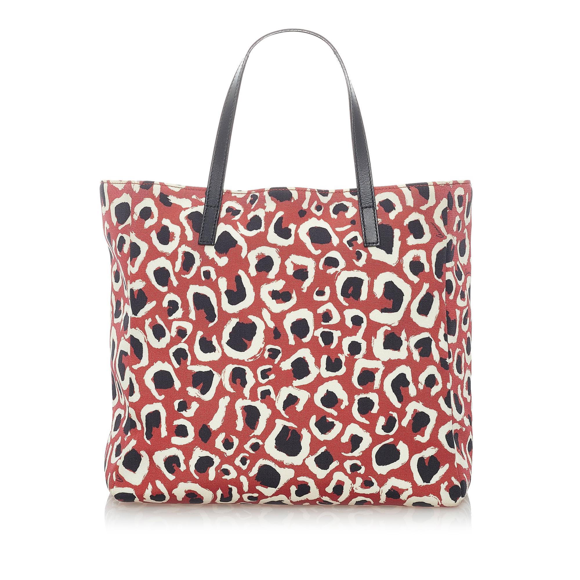 Gucci Leopard Printed Nylon Tote Bag (SHG-31267)