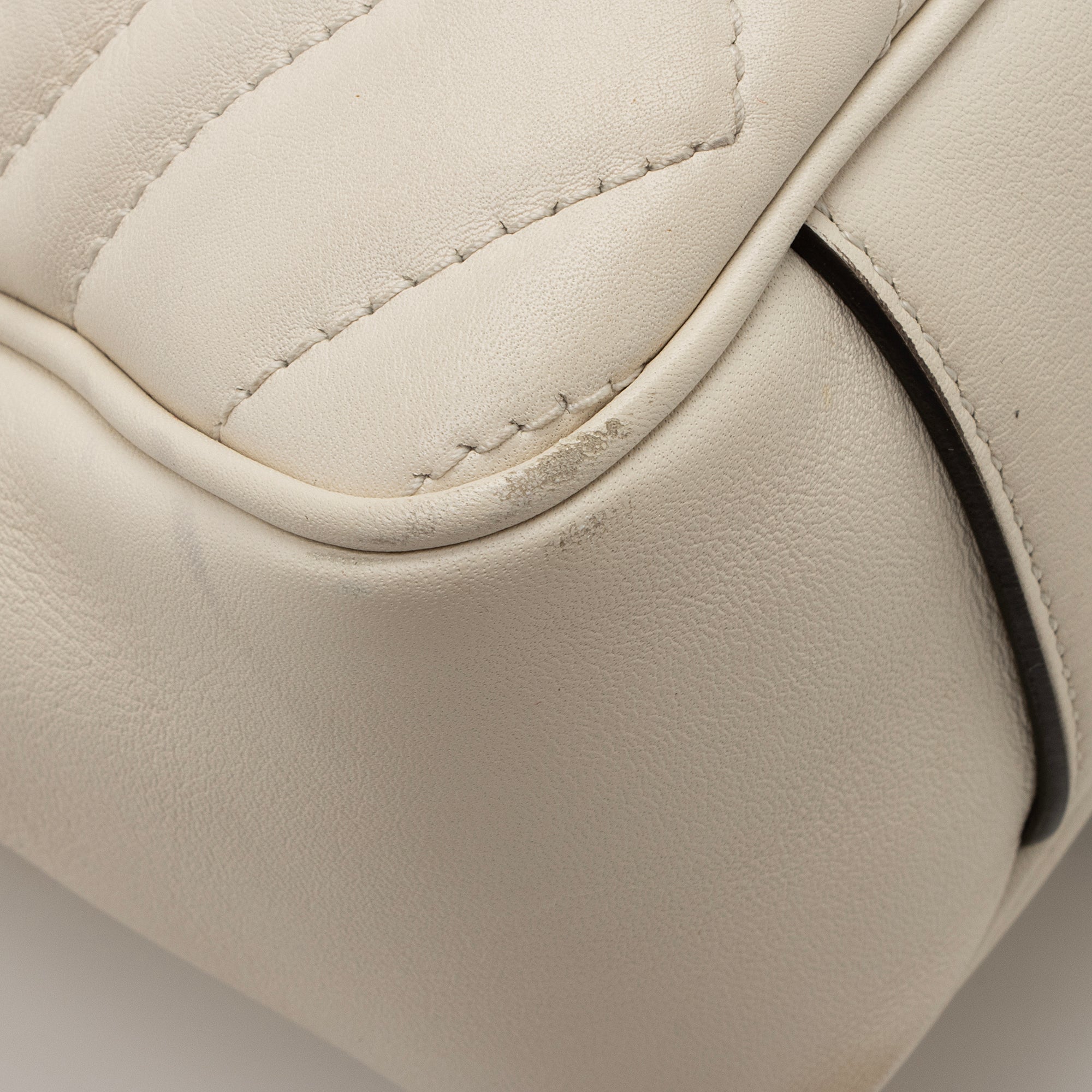 Gucci Matelasse Leather GG Marmont Medium Shoulder Bag (SHF-22422)