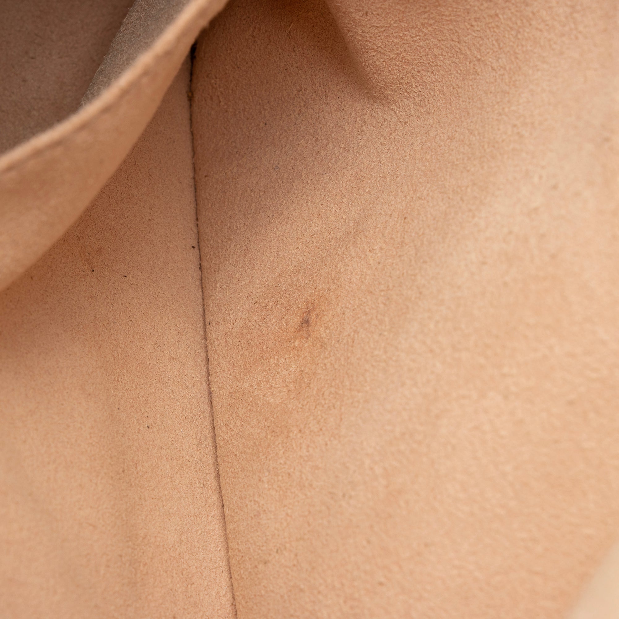 Gucci Matelasse Leather GG Marmont Medium Shoulder Bag (SHF-22422)