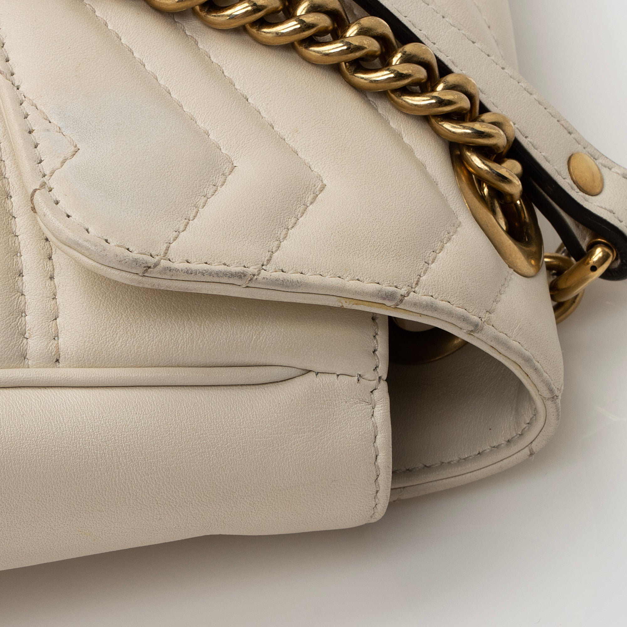 Gucci Matelasse Leather GG Marmont Medium Shoulder Bag (SHF-22422)