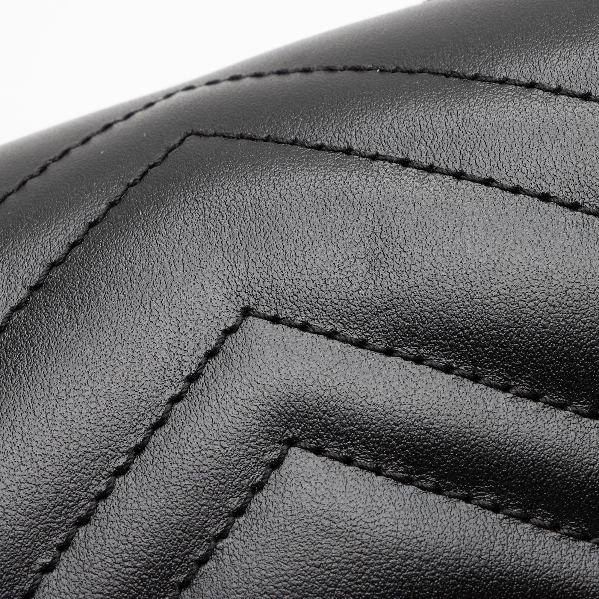 Gucci Matelasse Leather GG Marmont Medium Shoulder Bag (SHF-23019)