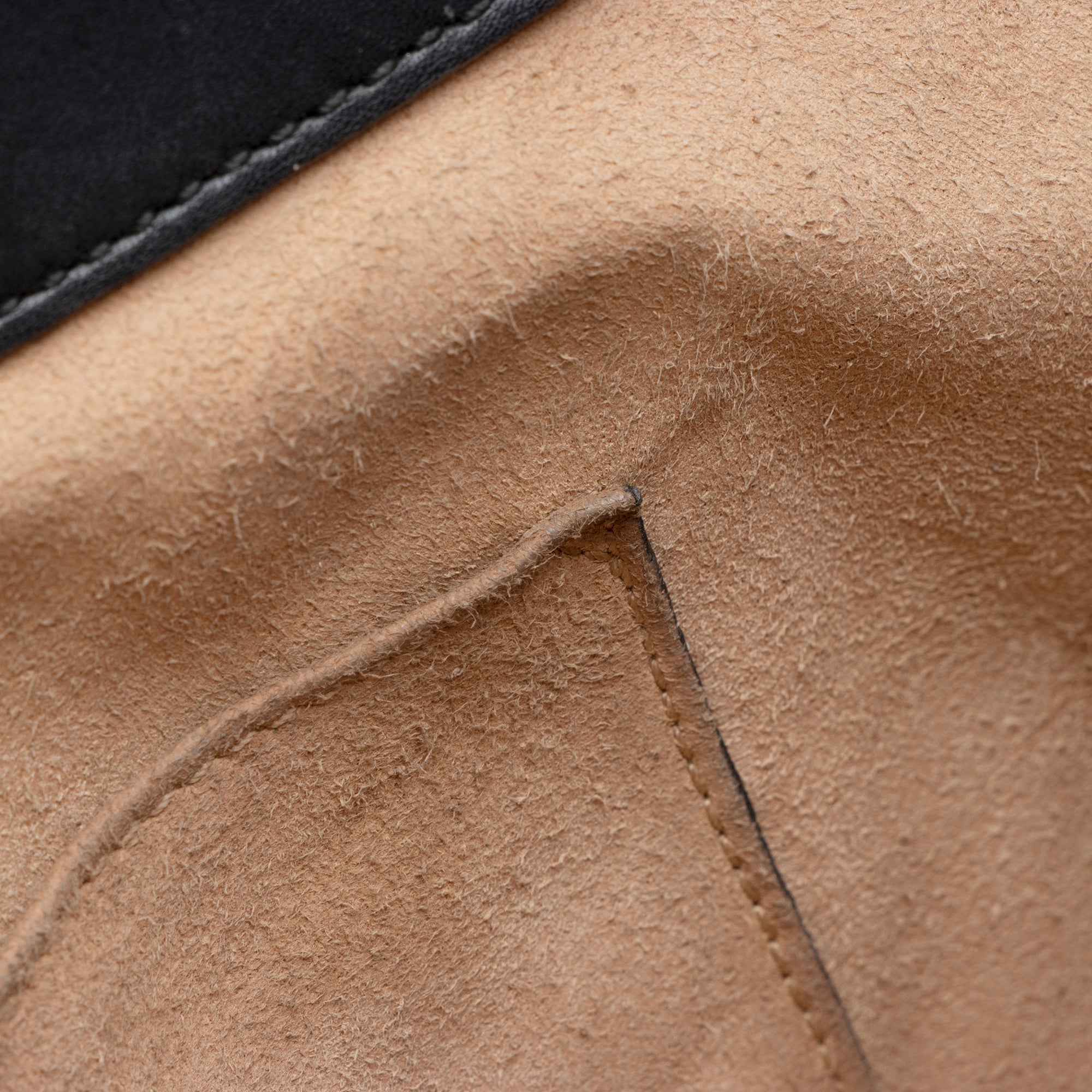 Gucci Matelasse Leather GG Marmont Medium Shoulder Bag (SHF-23834)